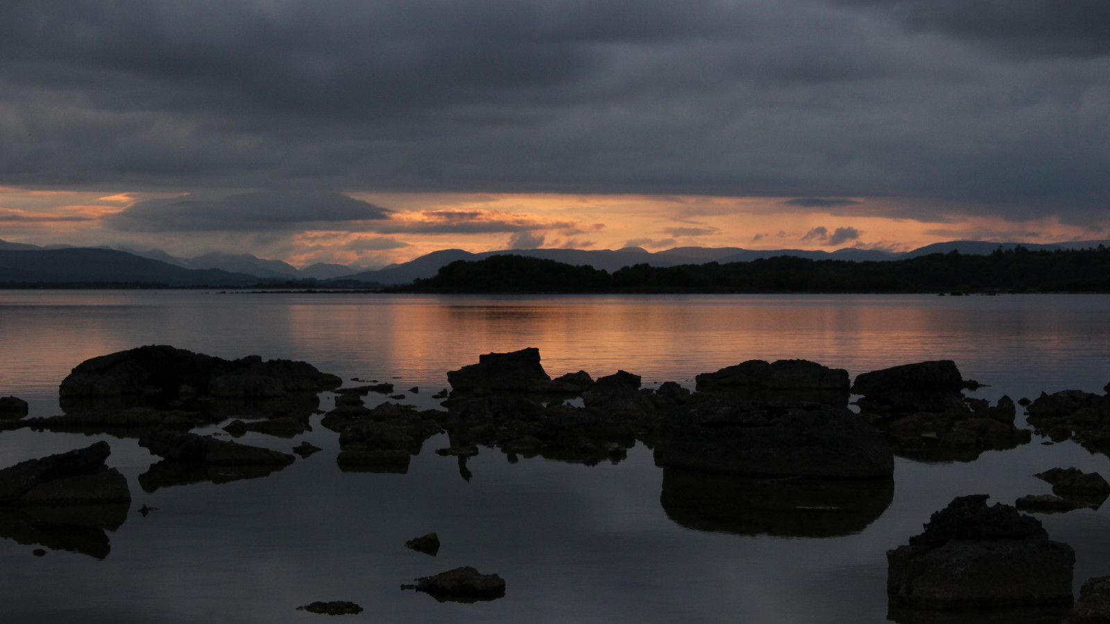 landskab, solnedgang, hav, sø, vand, klippe, natur, kyst, afspejling, himmel, solopgang, berolige, storm, aften, morgen, flod, horisont, atmosfære, fjorden, Irland, skumring, sø område, Tusmørke, Sky, træ, daggry, ocean, mørke, reservoir, eos600d, highland, loch, computer tapet, meteorologisk fænomen, mørkets frembrud, Fjord, connemara, cogalway, loughcorrib
