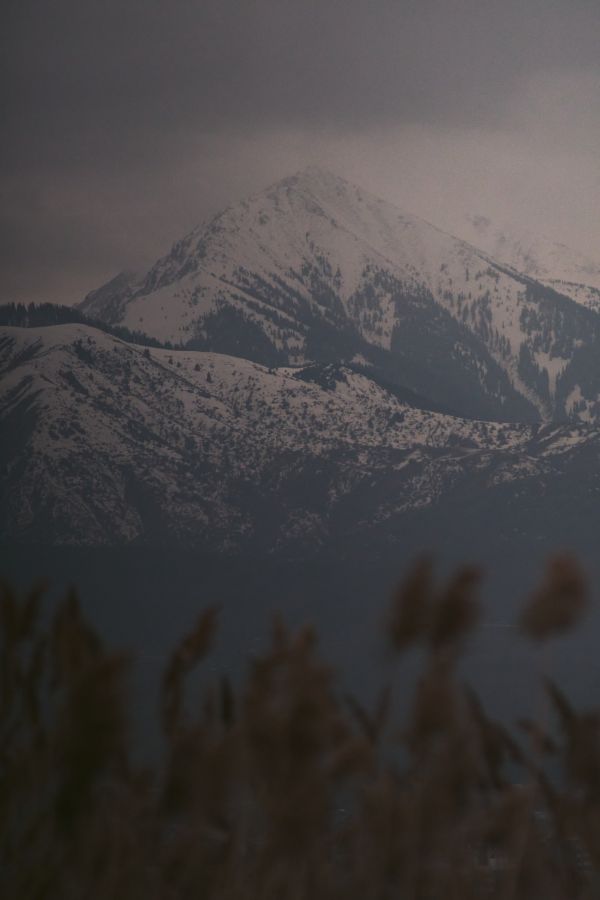 sky,mountain,snow,cloud,highland,slope