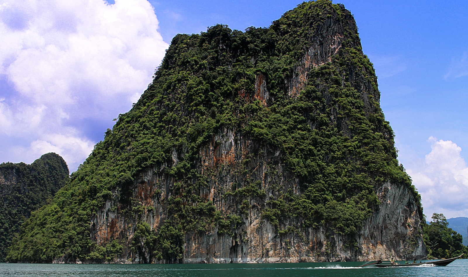 výlet, cestovat, stromy, dovolená, lidé, mrak, jezero, Dovolená, strom, zelená, Příroda, mokrý, voda, Krásná, krása, kámen, mraky, Thajsko, Osoba, fotografování, loď, fotografie, národní park, dovolená, Asie, Jihovýchodní Asie, fotograf, zakalený, fotky, modrá obloha, palmy, Thai, vápenec, cestování, motorový člun, klidný, cestovatel, khaosok, Překrásná místa, longtailboats, limestonepeaks, cheowlanlake, limestonecliffs, pinklimestone, mustseeplaces, cheowlarnlake