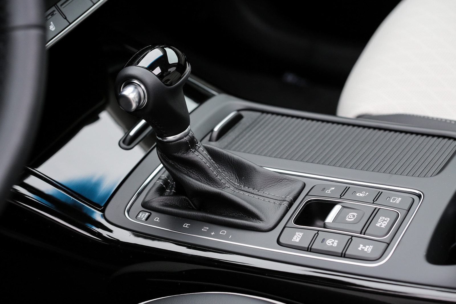 รถ, ยานพาหนะ, ออดี้, ออดี้ Q5, รถสปอร์ต, พวงมาลัย, ซีดาน, Kia, netcarshow, netcar, ภาพรถยนต์, ภาพรถ, 2016, Sorento, ซูเปอร์คาร์, ยานพาหนะบก, การออกแบบยานยนต์, ภายนอกยานยนต์, รถยนต์ทำ, รถหรู, รถครอบครัว, รถผู้บริหาร, รถเมือง, กีฬายูทิลิตี้รถ