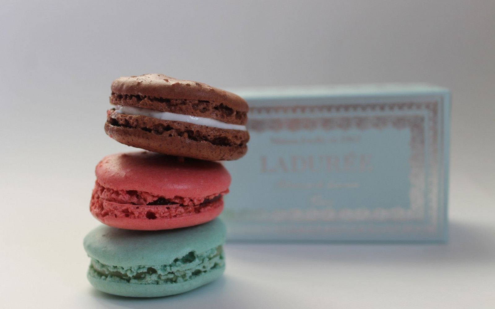 デスクトップ壁紙 フード ケーキ クッキー デザート アイシング ペストリー マカロン 甘味 風味 スナック食品 バタークリーム 19x10 Coolwallpapers デスクトップ壁紙 Wallhere