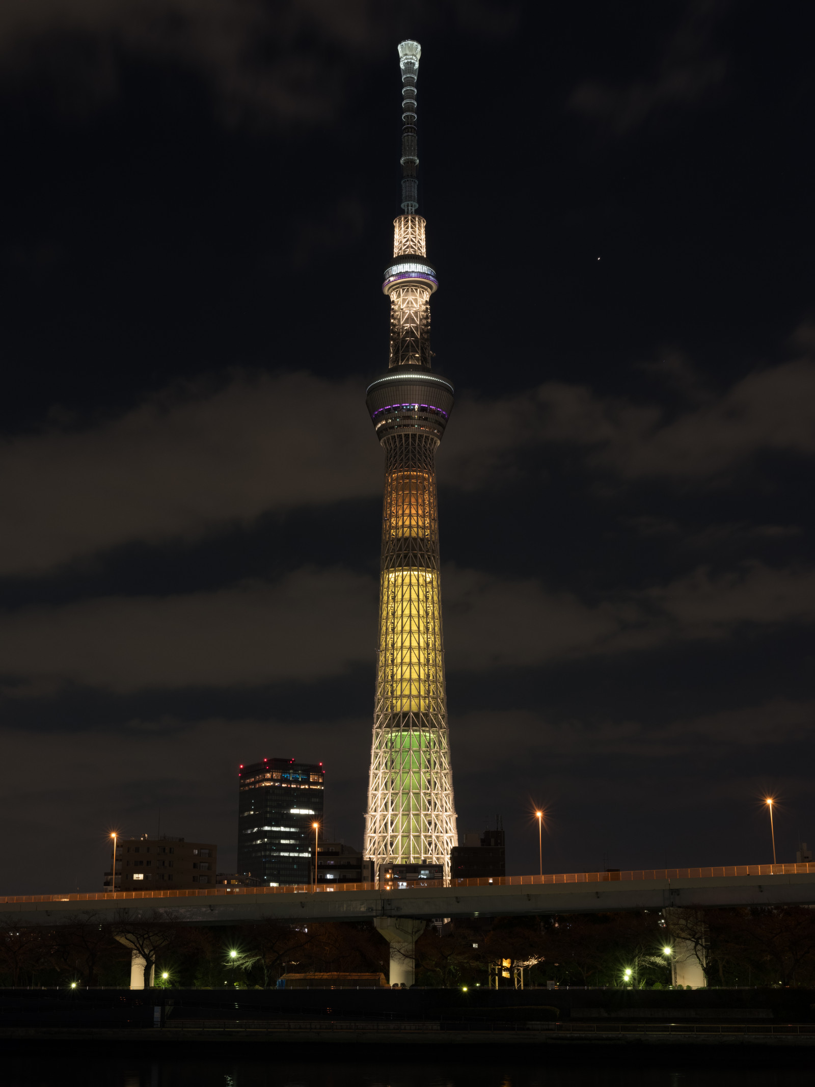 Japan, by, bybilledet, nat, arkitektur, afspejling, skyline, skyskraber, aften, tårn, skumring, Tokyo, Fujifilm, Jp, Skytree, lys, belyst, belysning, belysning, fuji, mørke, Fujinon, gf, gf63mm, gf63mmf28rwr, GFX, gfx50s, milepæl, Tokyo Skytree, Meika, atmosfære af jord, menneskelig bosættelse