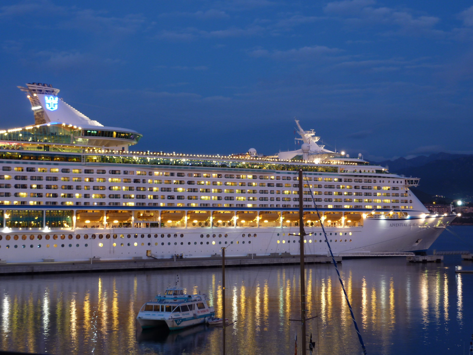 loď, loď, moře, odraz, vozidlo, Měsíc, přístav, výletní loď, dok, karibský, Korsika, královský, Ajaccio, Rossi, Marina, přístav, plavidlo, corse, mer, navire, Tino, Paquebot, plavba, croisi re, lune, cr puscule, dobrodružství, moře, reflets, osobní loď, zaoceánský parník