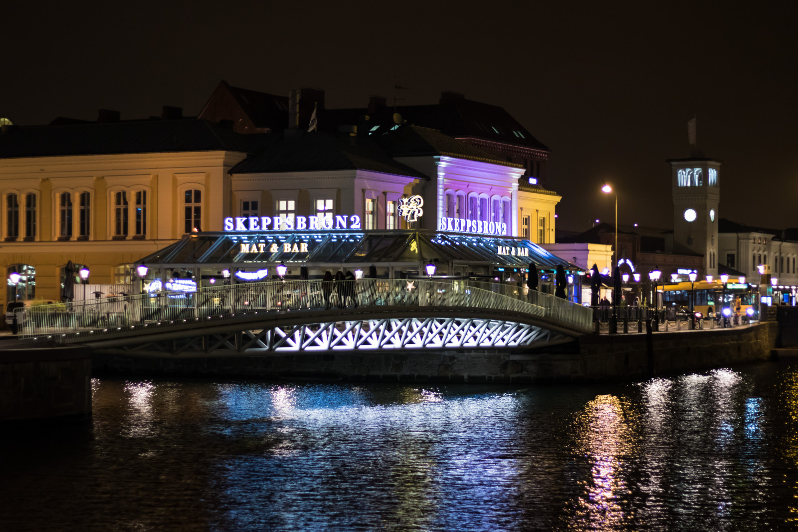 Stadt, Stadtbild, Nacht-, Betrachtung, Skyline, Abend, Brücke, Dämmerung, Innenstadt, Malmo, Gatufoto, Nightphotography, Natt, Exif Modell canoneos760d, Geocountry, Kamera macht canon, Geocity, Kameramodell canoneos760d, Geostate, Geolocation, Exif machen canon, Exif focallength 50mm, Exif isospeed 800, Exif linse ef50mmf18stm, Exif Blende 18, Strassenfotografie, Bnattfotografering, Wahrzeichen, Stadtgebiet, Wasserweg, menschliche Siedlung