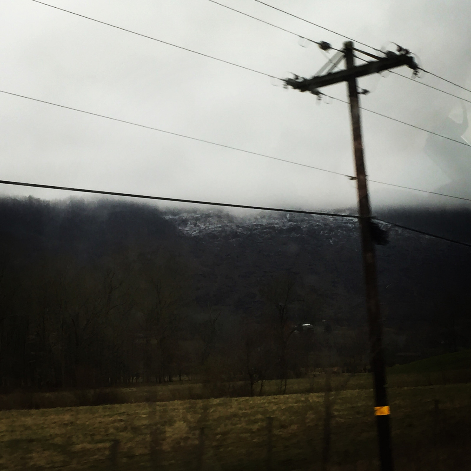 luce del sole, paesaggio, strada luce, fotografia, fotografo, vento, elettricità, torre di trasmissione, leggero, nube, tempo metereologico, illuminazione, linea, albero, fenomeno atmosferico, linea elettrica aerea, fornitura elettrica