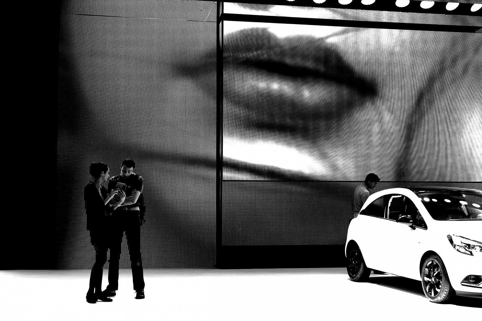 sort, monokrom, bil, køretøj, fotografering, mund, mærke, vinkel, Gade syn, design, fotografi, noiretblanc, blackandwithe, photoderue, øjebliksbillede, urbanarte, photopascalcolin, computer tapet, sort og hvid, monokrom fotografering, bildesign, kompakt bil, motor køretøj, bouche, bilindustrien belysning, paris15, salondelauto, vehicle door