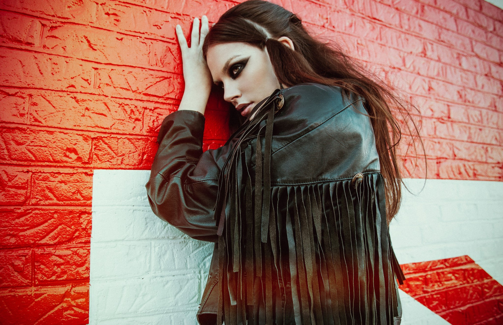 ženy, model, odvrátila, bruneta, Červené, šaty, kožené bundy, móda, oční stíny, Osoba, oblečení, barva, dívka, krása, žena, dáma, focení