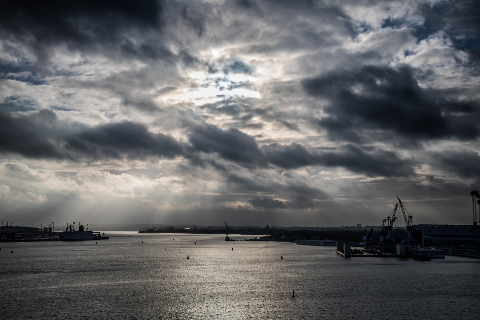 slunečnímu záření, černobílý, západ slunce, moře, pobřeží, odraz, nebe, vozidlo, svítání, večer, ráno, Německo, pobřeží, horizont, soumrak, mrak, svítání, oceán, vlna, nebe, hav, moln, Německo, deutschland, Rostock, warnem NDE, meteorologický jev