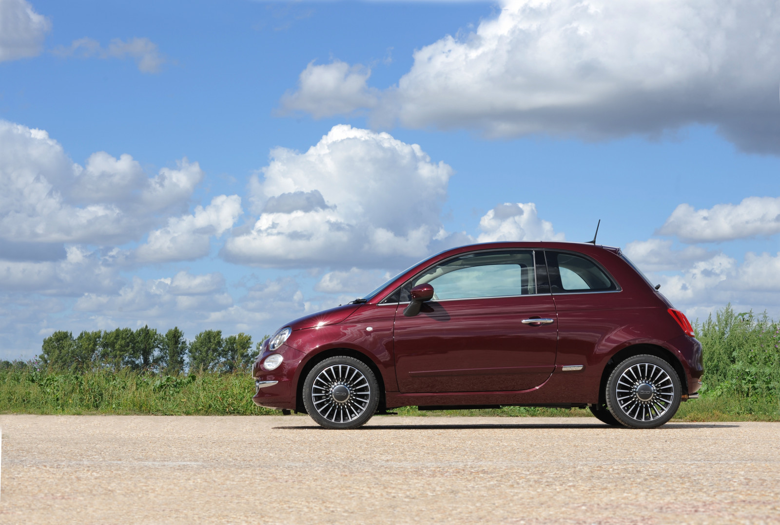 auto, vozidlo, fiat 500, FIAT, netcarshow, netcar, obrázky vozidel, photo auto, 2016, 500 UK verze, kolo, pozemní vozidla, automobilového designu, automobil make, rodinný vůz, kompaktní vůz, městské auto, subcompact auto, Kompaktní sportovní užitkové vozidlo