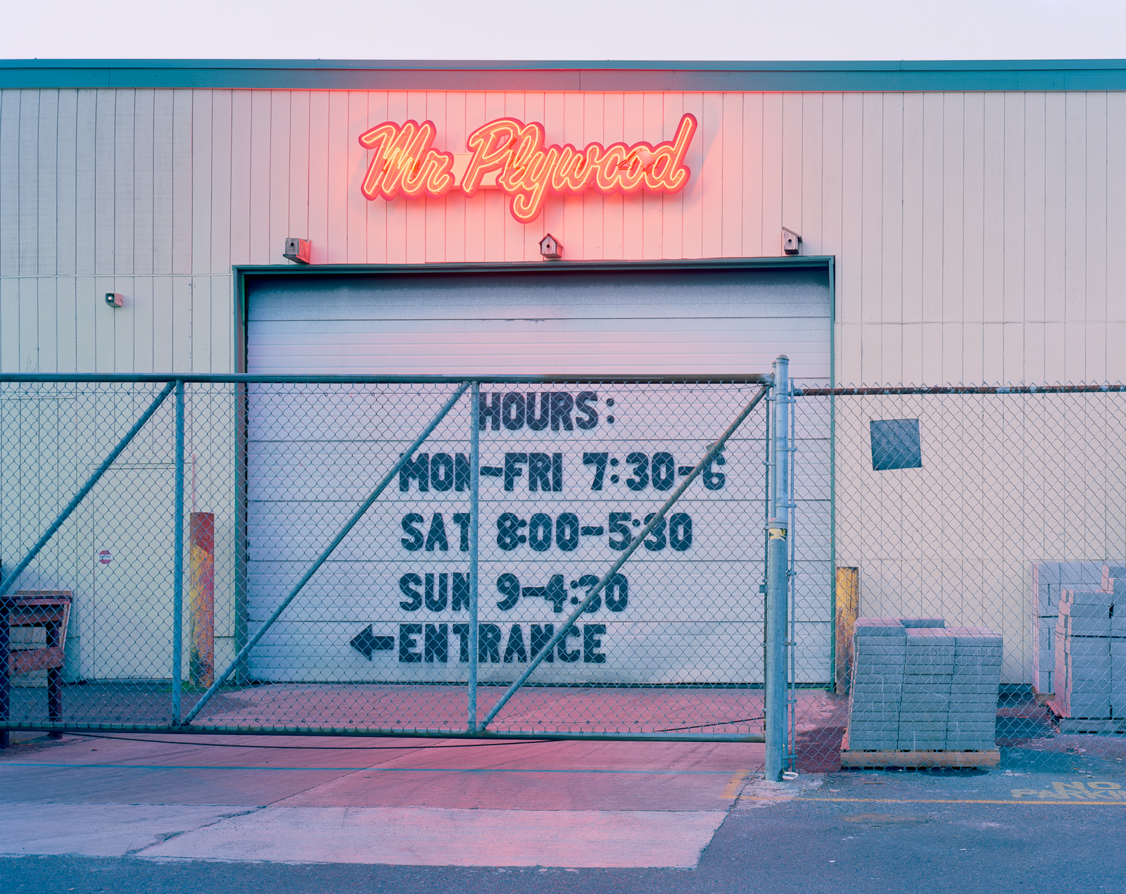 neon, stěna, modrý, podepsat, Oregon, Vzhled interiéru, nástěnná malba, Portland, UMĚNÍ, barva, se, tvar, Žaluzie okna, zobrazovací jednotka, signage, kodakektar100, příkrý, jihovýchodní, 4x5, largeformat, chamonix045n2, isaacsachs, nikkorw135mmf56, mrplywood