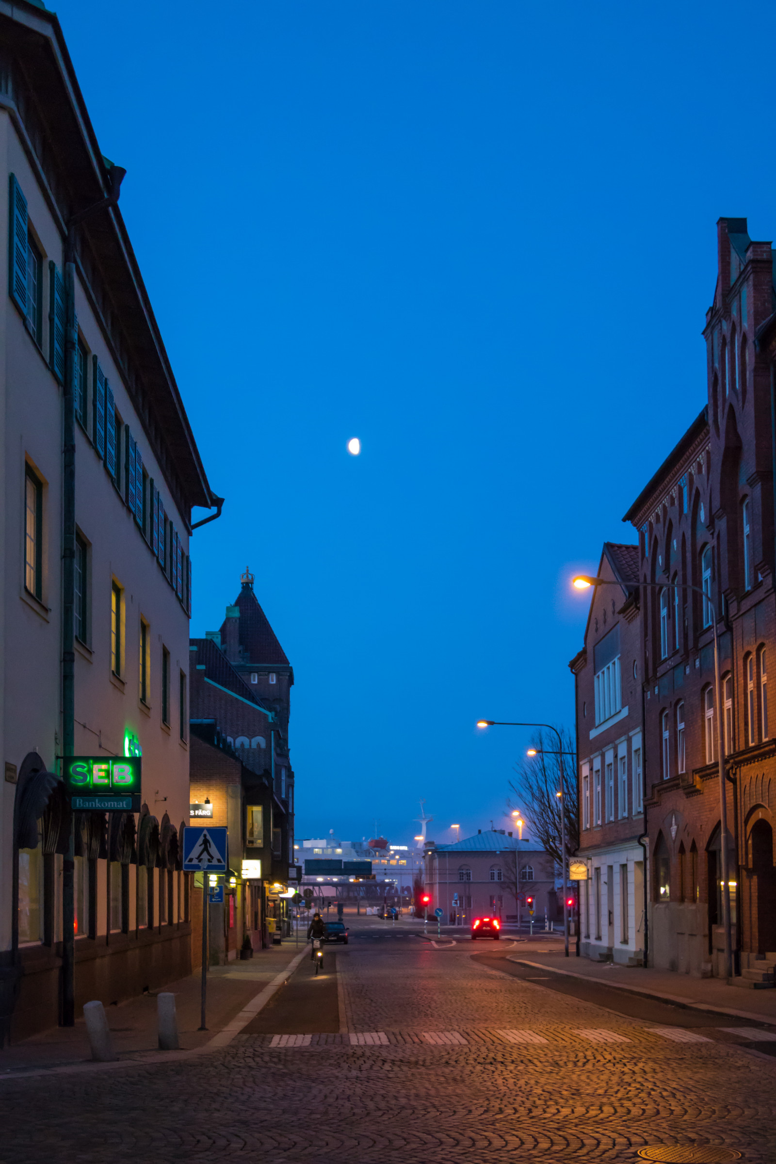 ไฟถนน, เมือง, ถนน, cityscape, กลางคืน, ถนน, ตอนเย็น, เมือง, พลบค่ำ, มหานคร, โครงสร้างพื้นฐาน, ตัวเมือง, Bluehour, แสง, กาตา, สเต, Trelleborg, bl timmen, เลน, เขตเมือง, ปริมณฑล, นิคมอุตสาหกรรมของมนุษย์, ย่าน, ย่านที่อยู่อาศัย