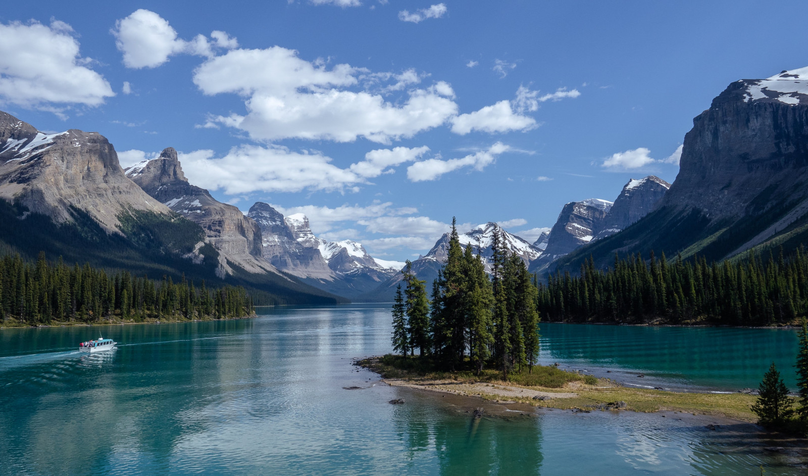 voda, mrak, hora, nebe, vodní zdroje, rostlina, Natural landscape, přírodní prostředí, strom, modřín, jezero, vysočina, vodní tok, biome, banka, krajina, pohoří, horských reliéf, ledová landform, kupa, horské řeky, uklidnit, údolí, kopec, les, masiv, odraz, nádrž, pleso, klesl, jehličnatý strom, Lake District, přírodní rezervace, Skála, ledovec, hřbet, zvuk, jezero, ledovcové jezero, vrcholek, batholith, vstupní, Cestovní ruch, borovice, moréna, ledová čepička, borovice rodina, dovolená, jedle, rybník