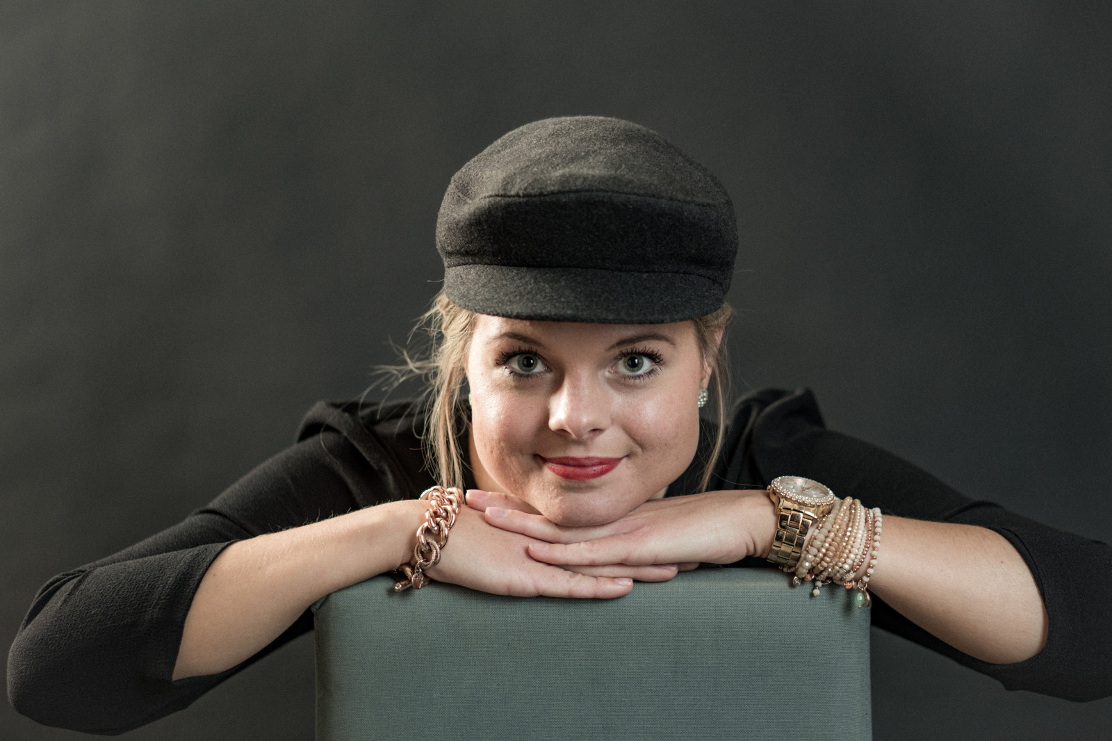 デスクトップ壁紙 女性, メイシェ, ジョージヴュー, モデル, 帽子, ペット, ポーズ, sieraden, ポートレート, ポート