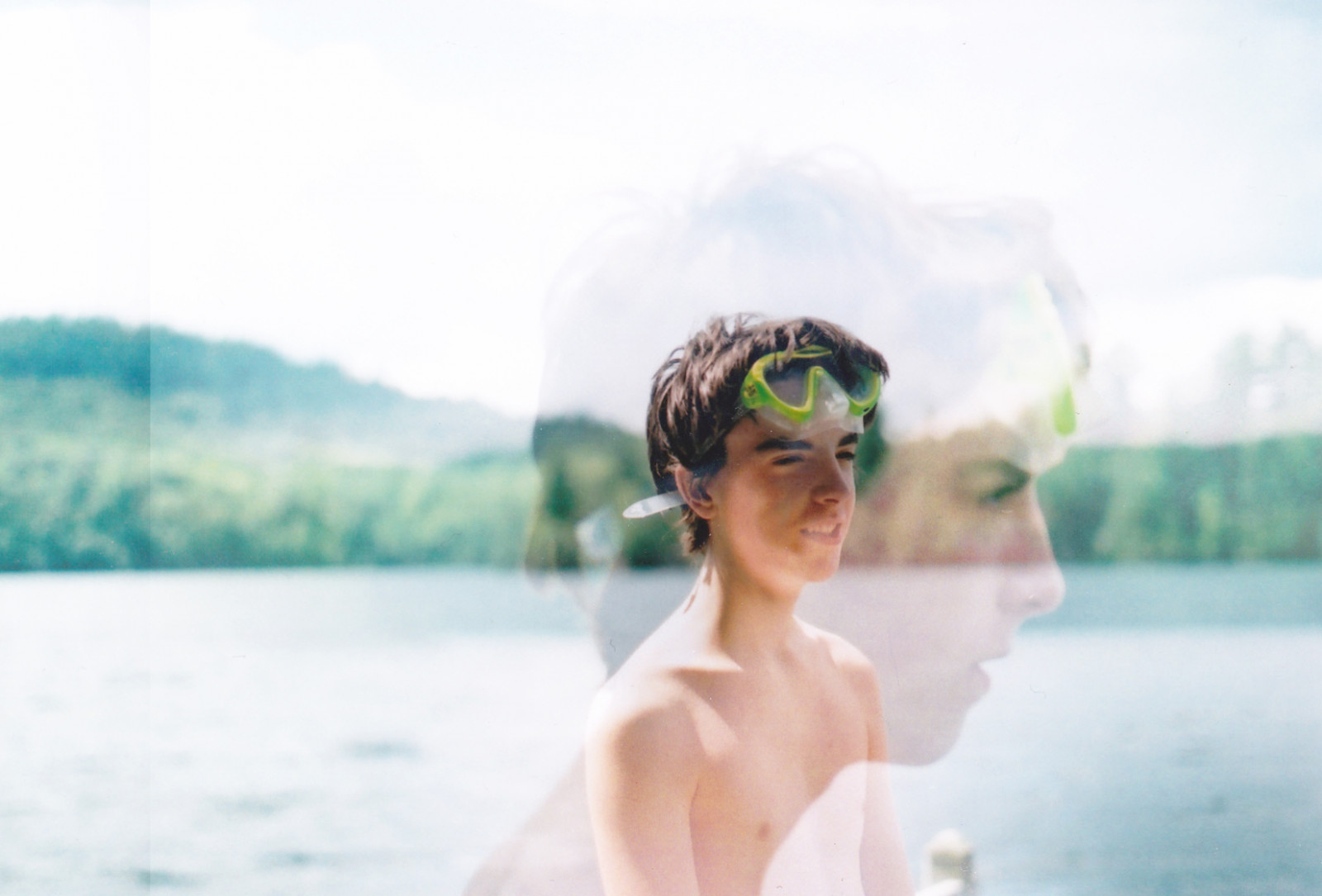 สีขาว, ทะเล, แว่นตากันแดด, ทะเลสาบ, น้ำ, ธรรมชาติ, ท้องฟ้า, ผม, การรับสารสองครั้ง, ฤดูร้อน, ความสุข, สดใส, อบอุ่น, Kodak, หัว, สูงสุด, Pentax, วันหยุด, DX, f14, เบา, 50 มม, เด็กชาย, หญิงสาว, การพักผ่อนหย่อนใจ, ชาย, สนุก, เจ้าสาว, อนาล็อก, รูปถ่าย, ภาพยนตร์, หมวก, ว่ายน้ำ, 400, การสัมผัสหลายครั้ง, headpiece, เครื่องประดับแฟชั่น, อุปกรณ์เสริมผม