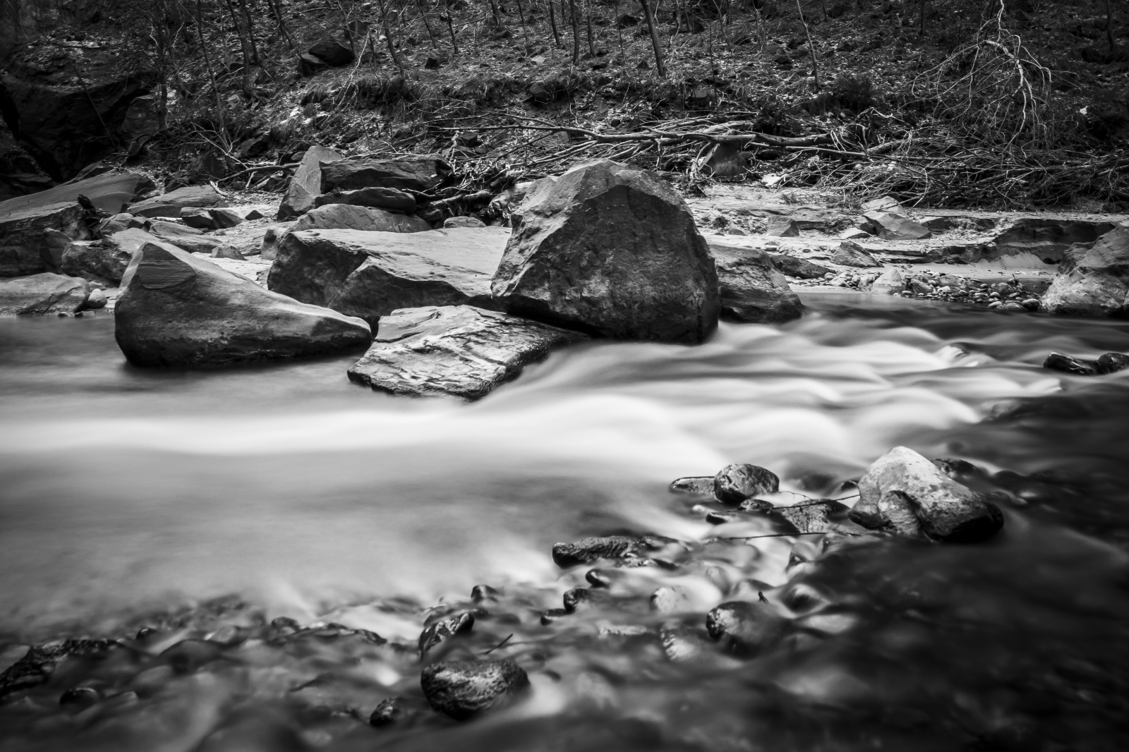 Fond d'écran paysage, Monochrome, Roche, la nature, réflexion, ciel, la photographie, rivière
