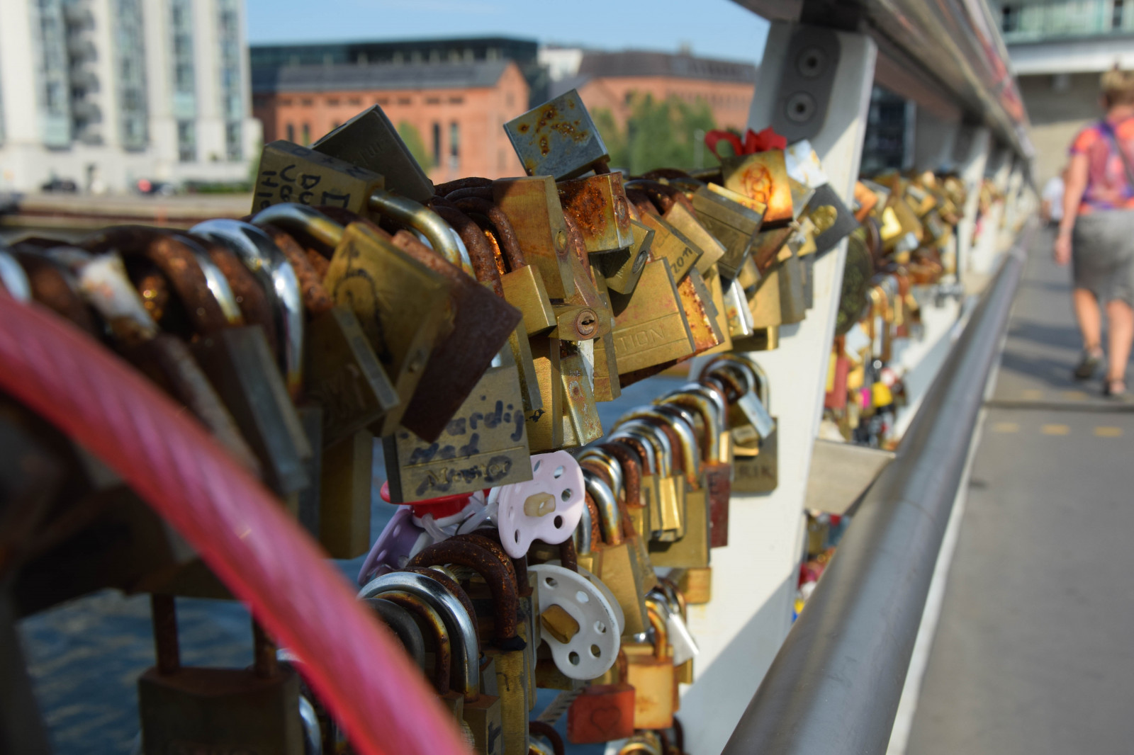 เมือง, น้ำ, อาคาร, การสะท้อน, ท้องฟ้า, ยานพาหนะ, สะพาน, ฤดูร้อน, โคเปนเฮเกน, spegling, islandsbrygge, buidlings, lovelocks, havneholmen, Brygge, Bryggebroen