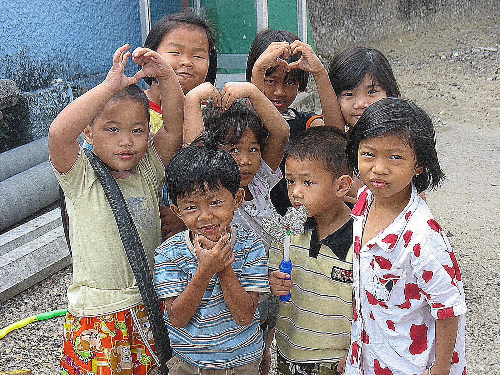 osm, děti, tvorba, srdíčka, Khlong, Thanon, portréty, Bangkhen, Bangkok, Thajsko, Kánon, polibek