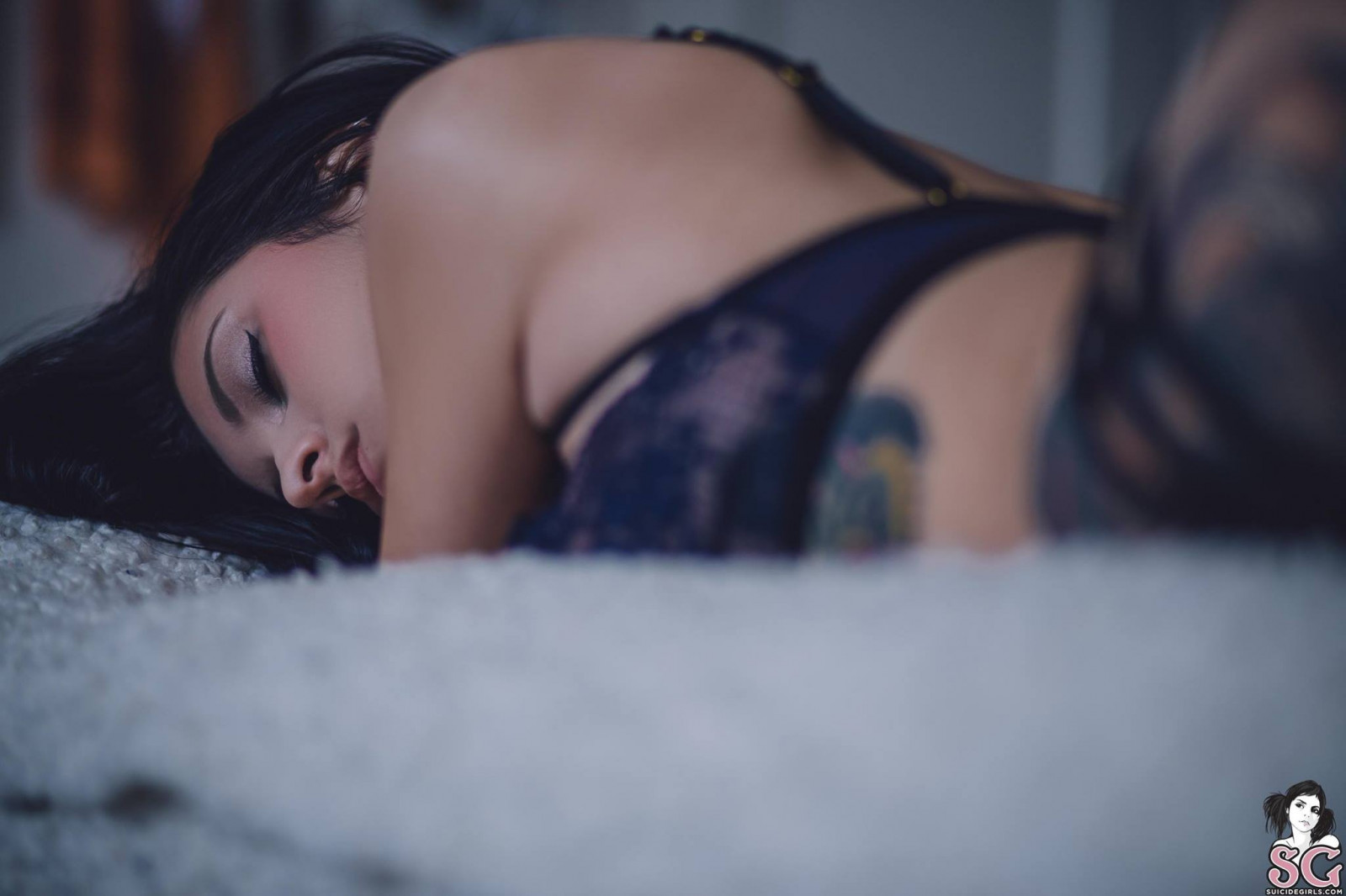 ženy, model, zavřenýma očima, modrý, černé vlasy, tmavé vlasy, spodní prádlo, suicidegirls, Osoba, oblečení, dívka, krása, ruka, dáma, noha, smysl, obraz, focení, umění model, interakce