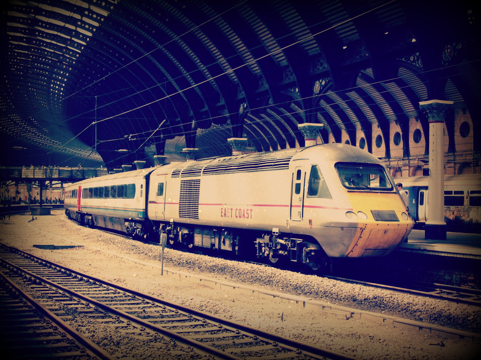กลางคืน, สถาปัตยกรรม, ท้องฟ้า, รถไฟ, ตอนเย็น, ชายฝั่ง, สถานีรถไฟ, บรรยากาศ, ขนส่ง, มหานคร, หัวรถจักร, ไฟฟ้า, York, การขนส่งด่วน, ตะวันออก, ติดตาม, ปริมณฑล, การขนส่งสาธารณะ, การขนส่งทางรถไฟ, หุ้นรีด, รถราง, รถไฟความเร็วสูง, แหล่งจ่ายไฟ, hst, class43, 43311