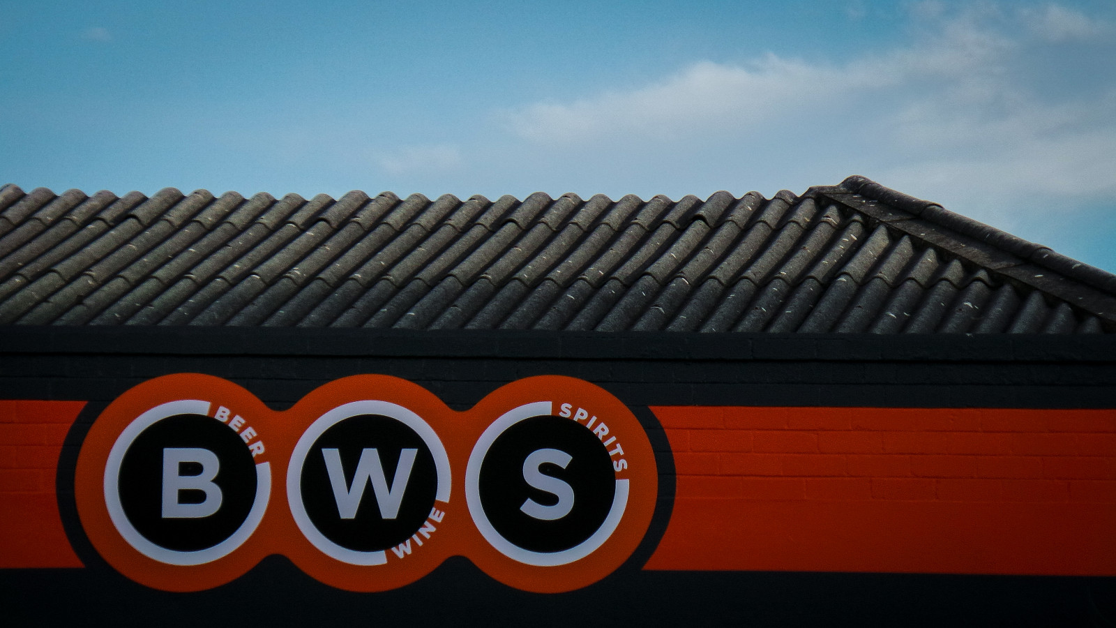 modrý, střecha, Červené, nebe, bílý, Černá, pivo, podepsat, mraky, logo, železo, víno, hlavní město, písmena, Samsung, nálada, Adelaide, vlnitý, BWS, gilbertstreet, theen
