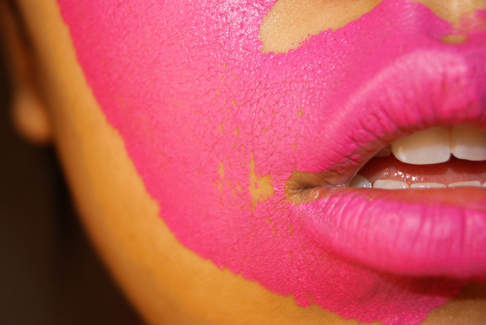 portrét, rtěnka, žlutý, rty, zuby, pusa, růžový, purpurová, usměj se, nehet, malovat, okvětní lístek, ret, já, tvář, brada, zblízka, makro fotografie, řasa, handprint, lesk na rty