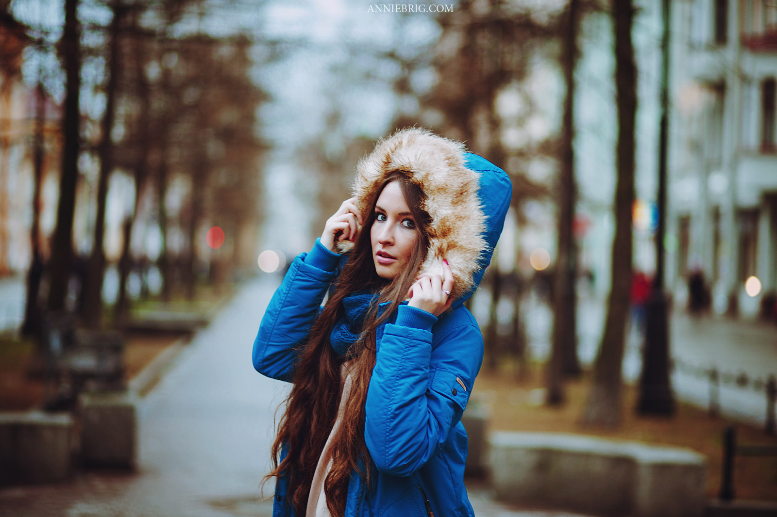 model, bruneta, fotografování, šaty, modrý, Studený, bokeh, jaro, romantika, dívka, dívky, žena, nevěsta, fotografie, dlouhé vlasy, inspirovat, springmood, portrétní fotografie, obřad, chladné počasí, bokehlove