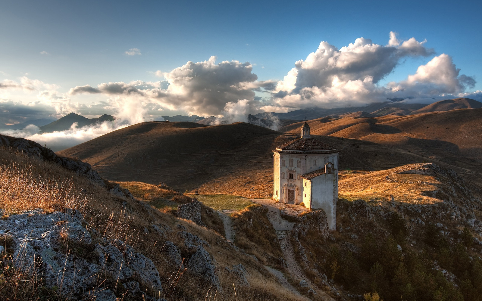 Солнечный лучик, пейзаж, Горы, закат солнца, Холм, природа, небо, снег, Зима, Восход, вечер, Утро, Долина, Дикая местность, Сумерки, Альпы, Вершина, состав, плато, Облако, Гора, Погода, Рассвет, Одинокий, Трек, Сельская местность, Горные рельефы, Рельеф, горный хребет, Метеорологическое явление