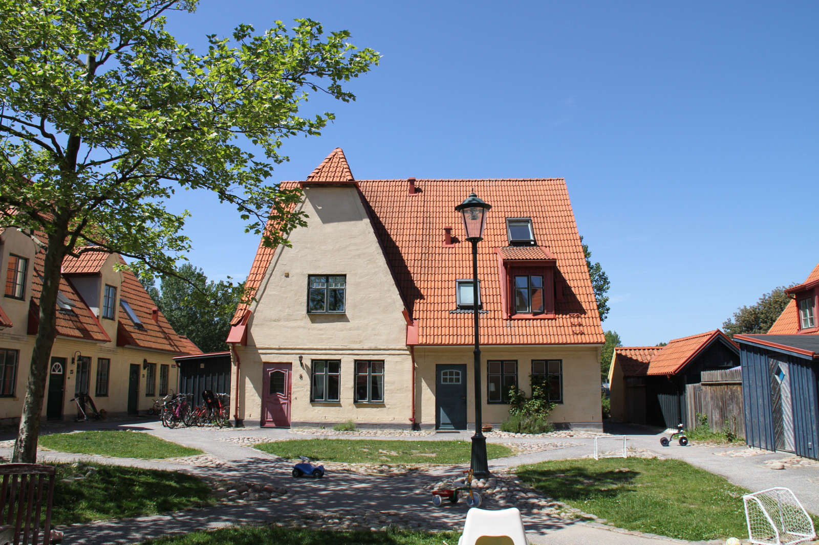 architektura, budova, Dům, vesnice, letovisko, chalupa, dovolená, majetek, Jakriborg, domů, vila, panské sídlo, předměstí, fasáda, statek, sousedství, obytný prostor, vlastnictví, nemovitost