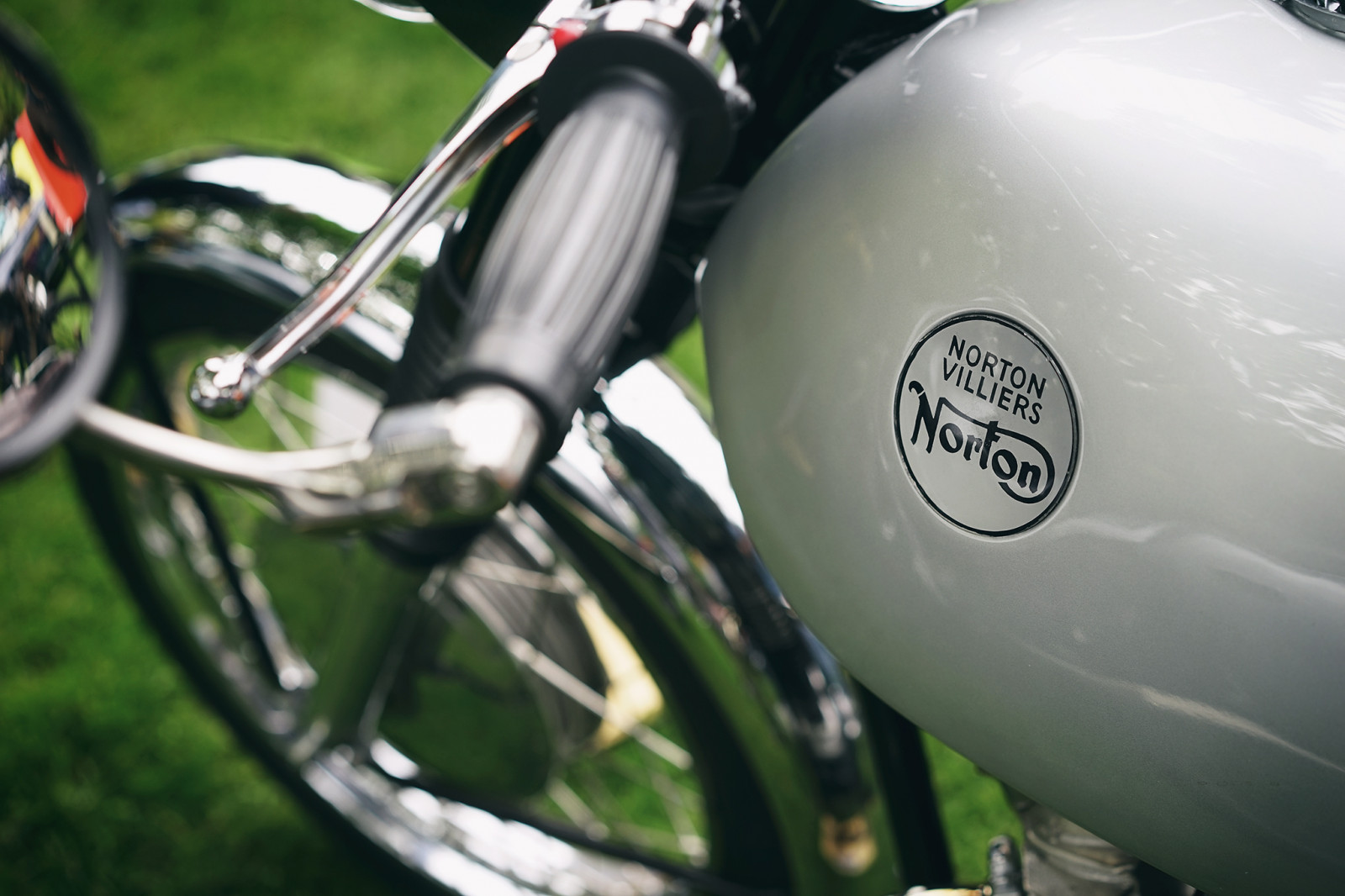 Canada, detalje, engelsk, cykel, Vancouver, Zeiss, sølv, skinnende, bc, tank, bokeh, Britisk Columbia, norton, motorcykel, krom, motorcykel, britisk, fragment, shallowdepthoffield, 2016, allbritishfieldmeet, vandusenbotanicalgarden, abfm, 55mmf18, nortonvilliers, sonyalphaa7, zeisssonnartfe55mmf18za