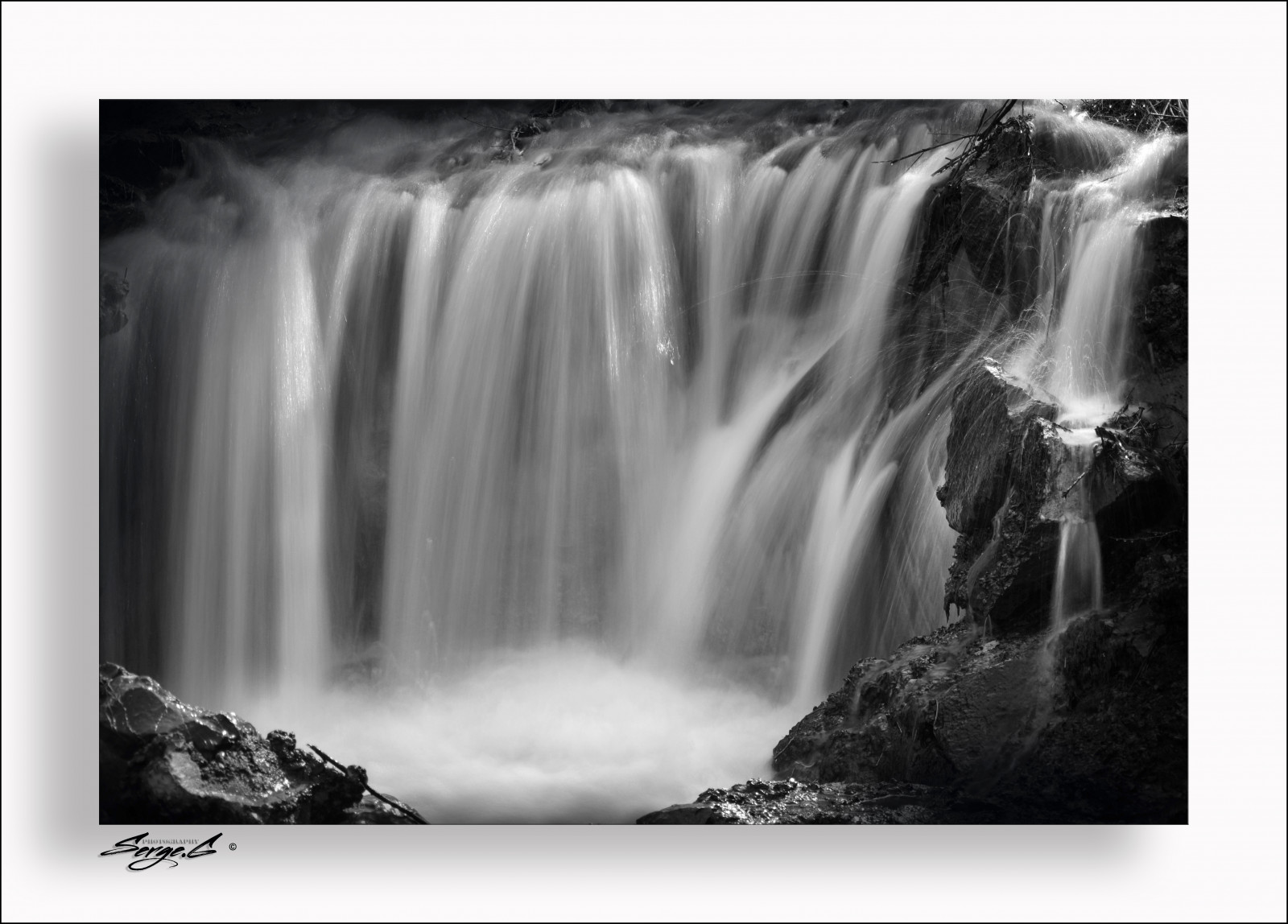 cascata, monocromo, acqua, natura, inverno, fotografia, fiume, Francia, febbraio, bianco e nero, esposizione, NIKKOR, nero bianco, Rio, naturaleza, invierno, agua, campagna, cascata, fotografia, Cascada, hiver, noiretblanc, nikond3100, eau, Campagne, riviere, poselongue, bianco e nero, fotografia in bianco e nero, corpo d'acqua, giochi d'acqua, febrero, Fevrier, Occitanie, midipyr n eslanguedocroussillon, Campa un, Sud Ouest, sudouestdelafrance, filternd400, filtrend400, hoyandx400, waterfallfrench