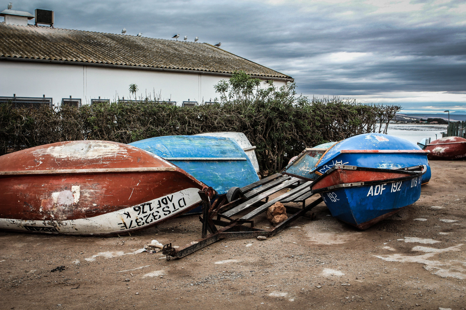 Wallpaper boat, bay, fishermen, sand, red, sky, vehicle, beach, blue