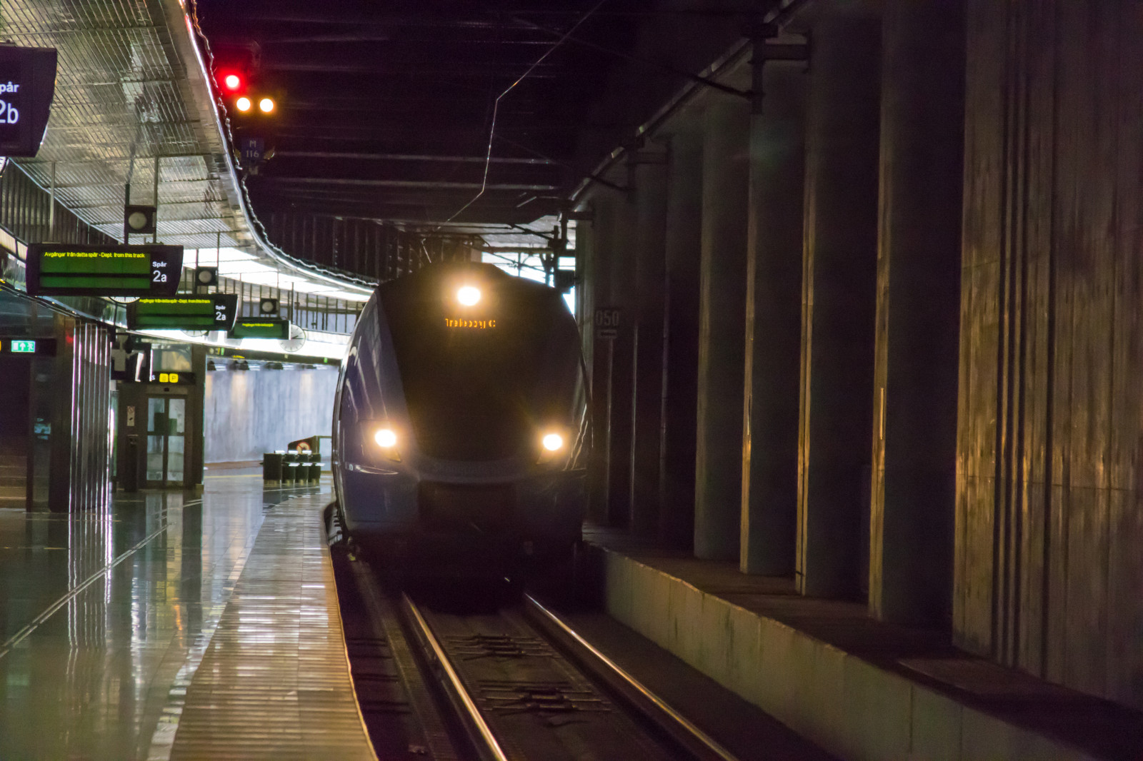 noc, tunel, metro, doprava, elektřina, infrastruktura, rychlá přeprava, světlo, stanice, osvětlení, vlakové nádraží, Malmo, Malm c, t gstation, tma, urban area, Metropolitní oblast, veřejná doprava, stanice metra