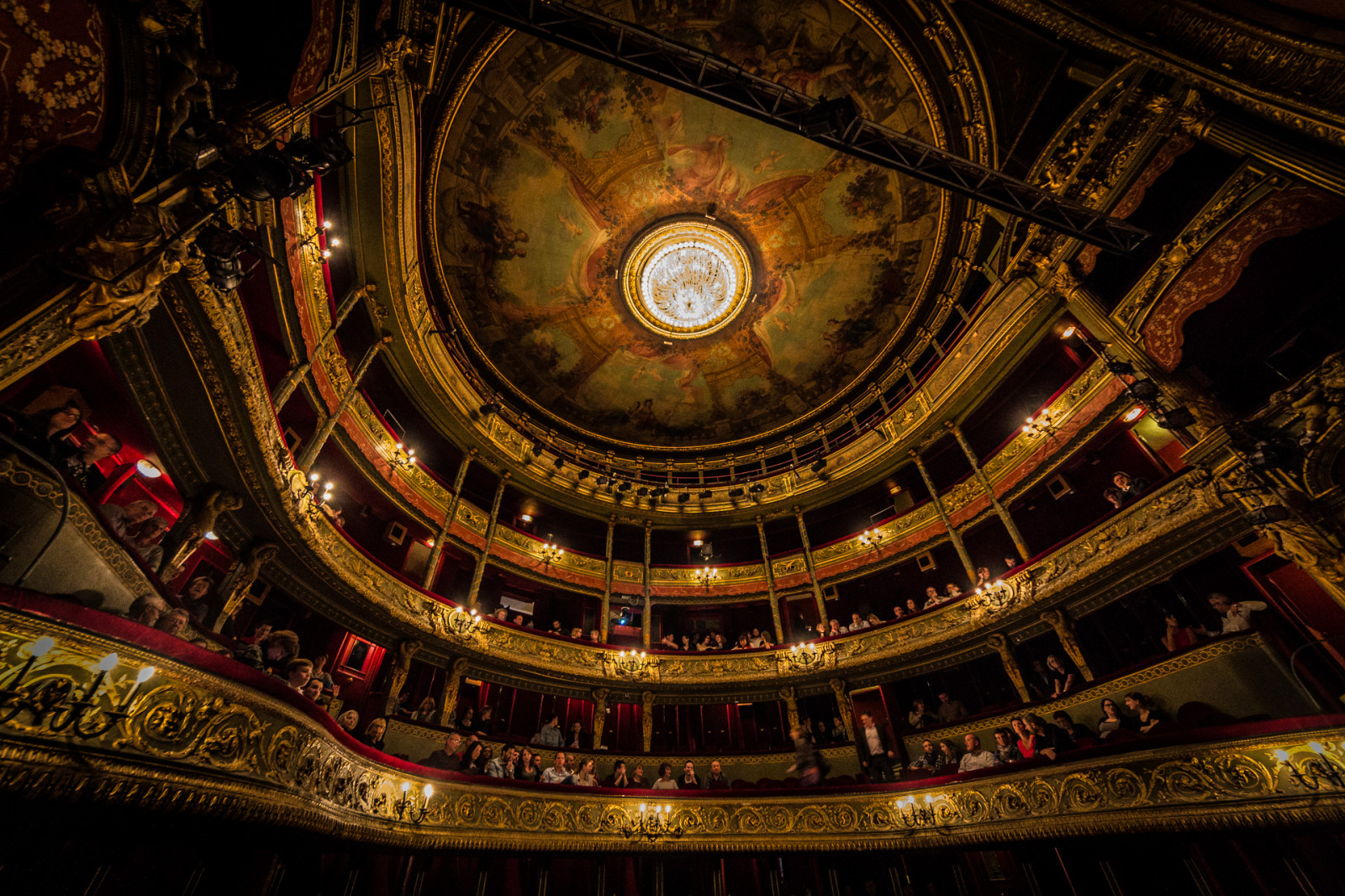 noc, architektura, městský, Červené, fotografování, symetrie, žlutý, Kánon, Francie, Evropa, Paříž, zlato, středověký, metropole, kupole, růž, Reflex, opera, pohlednice, 2014, UMĚNÍ, světlo, široký úhel, cestovat, barvy, flickr, pouliční osvětlení, dekorace, fáze, divadlo, nebo, dSLR, show, výlet, ville, cesta, urbain, couleurs, sigma, Photographie, složení, 60d, sLR, žlutá, lampa, objectif, grandangle, múzických umění, podívaná, Touristes, dům opery, Île-de-France, capitale, lampadaire, Lampes, cartepostale, grandsboulevards, citycapital, theatredugymnase, EUG nescribe, delestrepoirson