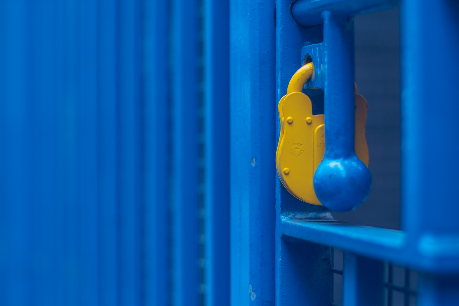 London, afspejling, grøn, gul, blå, England, Canon, linse, UK, Lightroom, M, farve, belysning, eos, eosm, 22mm, madewithlightroom