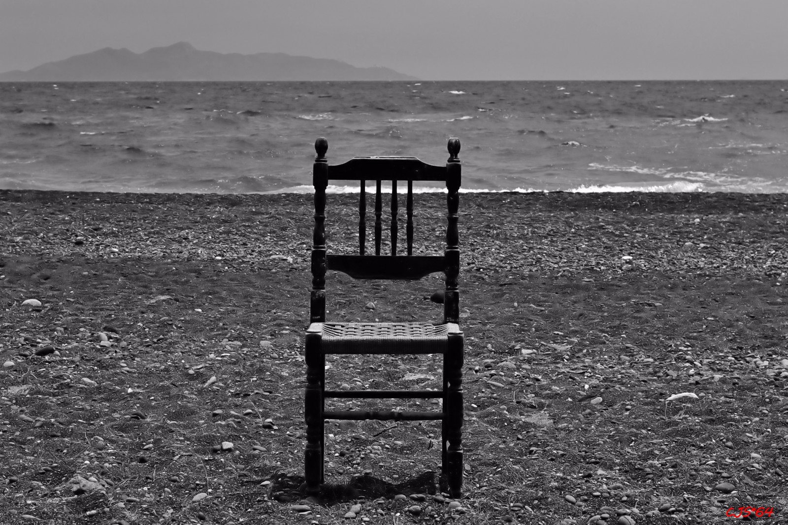 monocrom, mare, apă, ţărm, nisip, cer, fotografie, plajă, calm, scaun, coastă, orizont, Grecia, vacanţă, Santorini, fag, nor, greutate corporală, alb negru, ocean, D3100, CJS, nikond3100, craigsunter, cjs64, alb-negru, Fotografie alb-negru, a sta la soare, sunchair
