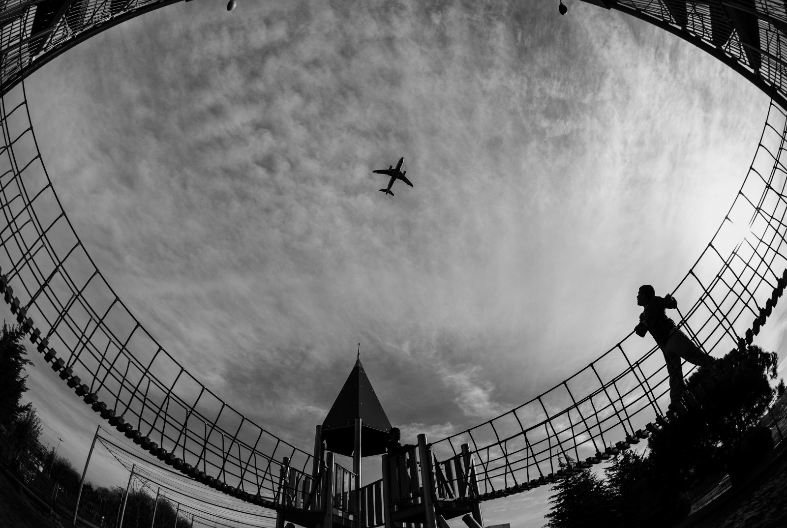 parkere, gade, himmel, sort og hvid, bw, silhuet, fly, Kalkun, barn, luft, Turkiye, streetphotography, Istanbul, fiskeøje, ocuk, g ky z, Sokak, siyahbeyaz, bak rk y, siluet, Du ak, oyunpark, Bal kg z, sokakfotografciligi, humaningeometry