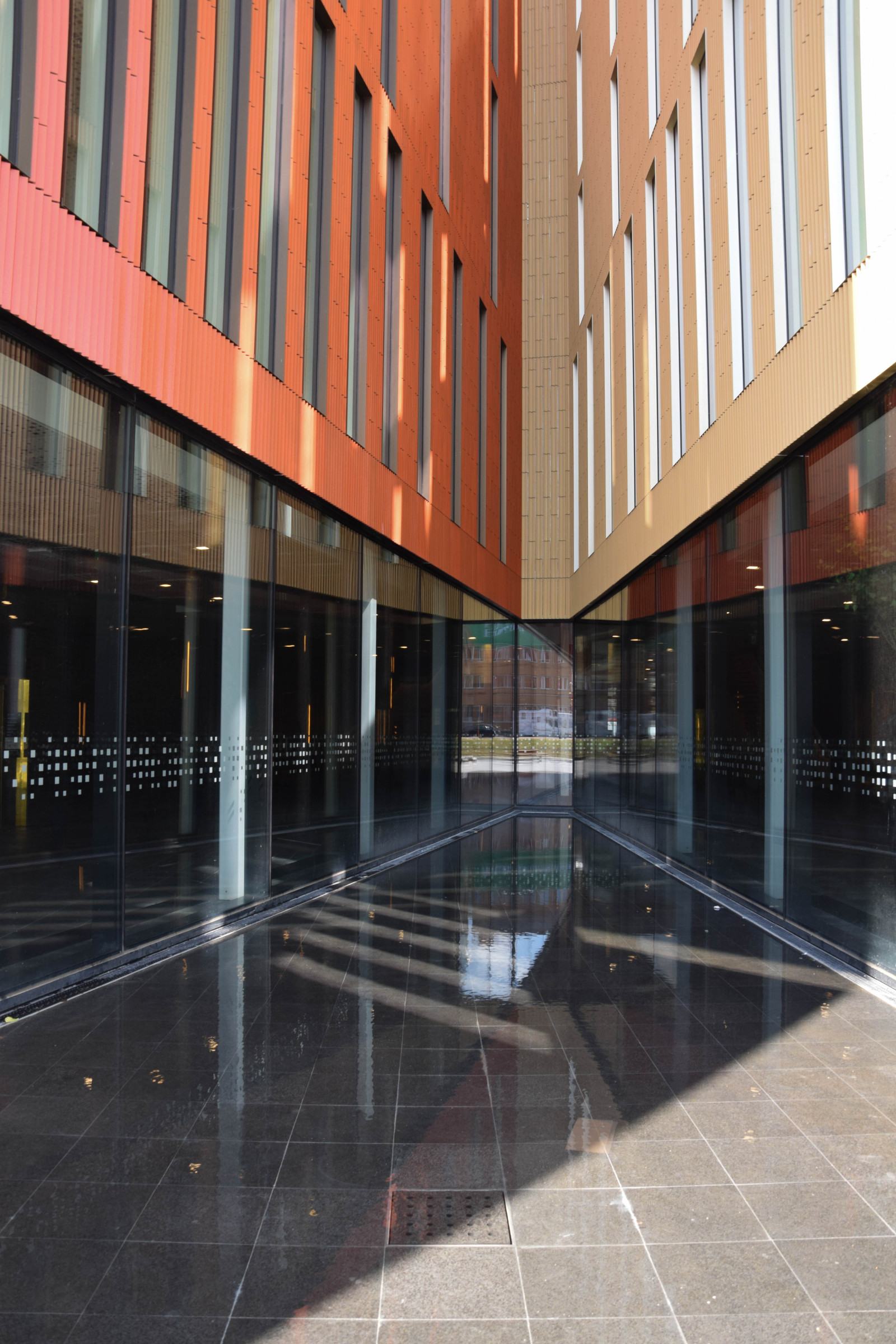 เมือง, สถาปัตยกรรม, อาคาร, การสะท้อน, โรงแรม, สวีเดน, ยุโรป, การออกแบบตกแต่งภายใน, กลางแจ้ง, malm สด, architecutre, มัลโม, ร้านอาหาร, congresscenter, ออกแบบ, ชั้น, ห้องคอนเสิร์ต, พลาซ่า, มืออาชีพ, ซุ้ม, สำนักงานใหญ่, daylighting