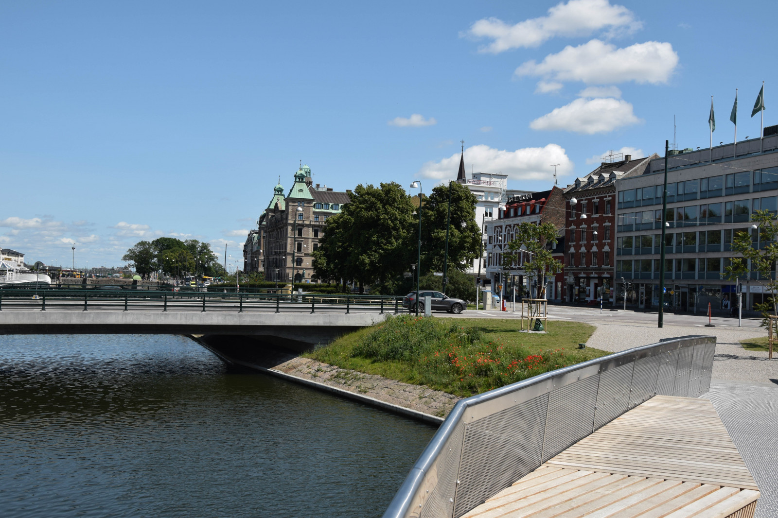 město, panoráma města, architektura, městský, budova, nebe, mraky, hotel, řeka, Švédsko, Evropa, dok, náměstí, chodník, dovolená, majetek, Marina, centrum, Malm živě, architecutre, Malmo, restaurace, congresscenter, koncertní sál, náměstí, kondominium, mezník, vodní, odrážející bazén