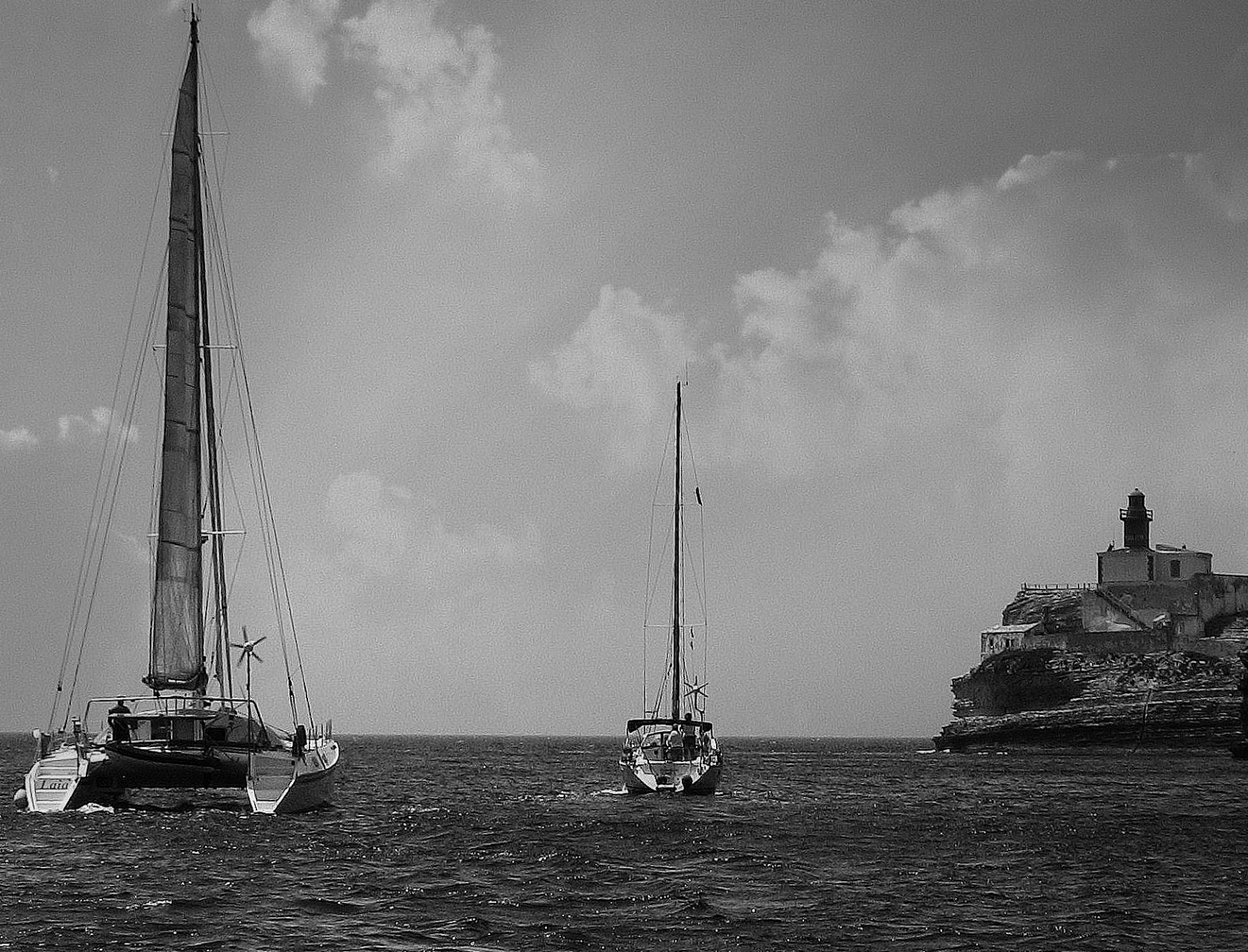 loď, loď, plachetnice, černobílý, moře, nebe, fotografování, uklidnit, řeka, horizont, Francie, Korsika, plachtění, mrak, cestovat, prozkoumat, tělesné, oceán, jachta, mar, plavidlo, kanál, stožár, SW, Insel, corse, ile, isola, kobyla, Schiff, Bonifacio, plachta, bota, Akdeniz, Frankreich, plavby, Urlaub, meer, reisen, ostrůvek, korsika, corsicaisland, vodní, Černý a bílý, monochromatické fotografování, tělo z vody, vysoká loď, škuner, dechař, segelschiff, Bunifaziu, Hafenstadt, Středomoří, S dkorsika