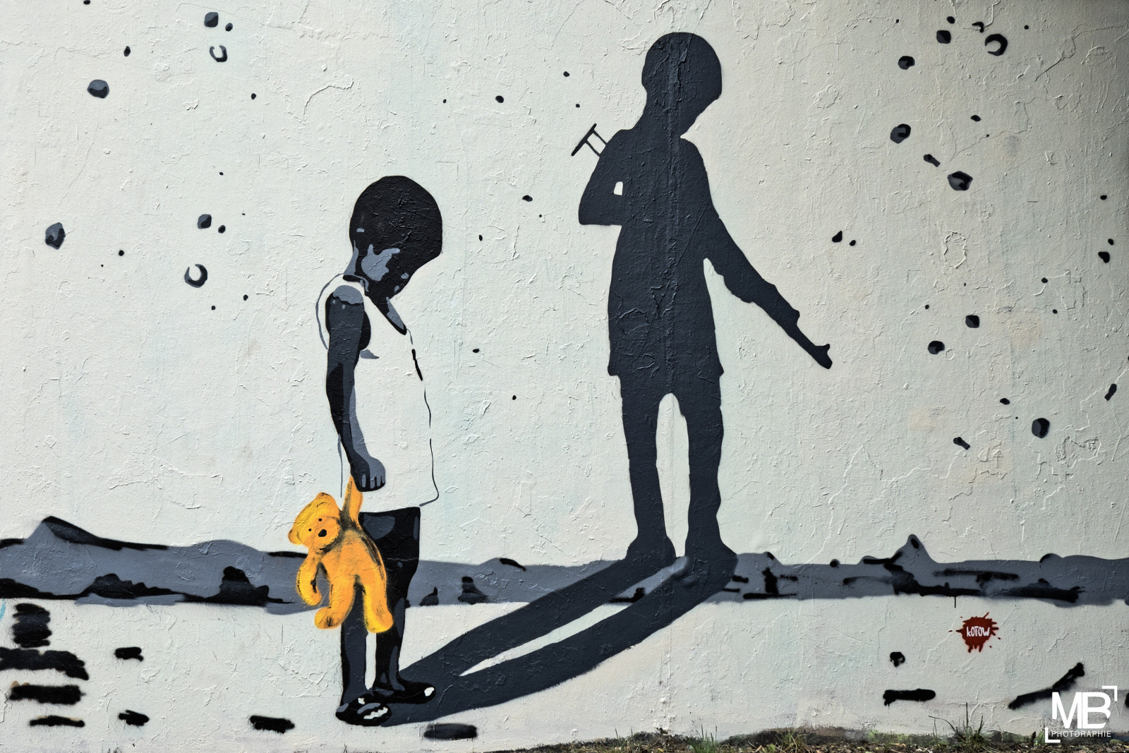 Graffpark, Manteslaville, graffitizm, 2016, fujifilm, xt1, xf1655mmf28rlmwr, Kotow, ศิลปะ, graff, enfant, การรบแบบกองโจร, enfance, แท็ก, ศิลปิน, ความสมดุล, enfantsoldat, ช็อค, streetart, เด็ก, ทหาร, childsoldier, kindersoldaten, กราฟฟิตี, จิตรกรรมฝาผนัง, สังคม, Ni Osoldado, Guerra, infancia, ni ezquebrada