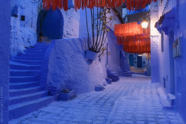 architecture,night,Anton Rostovskiy,alleyway,tiles,lantern