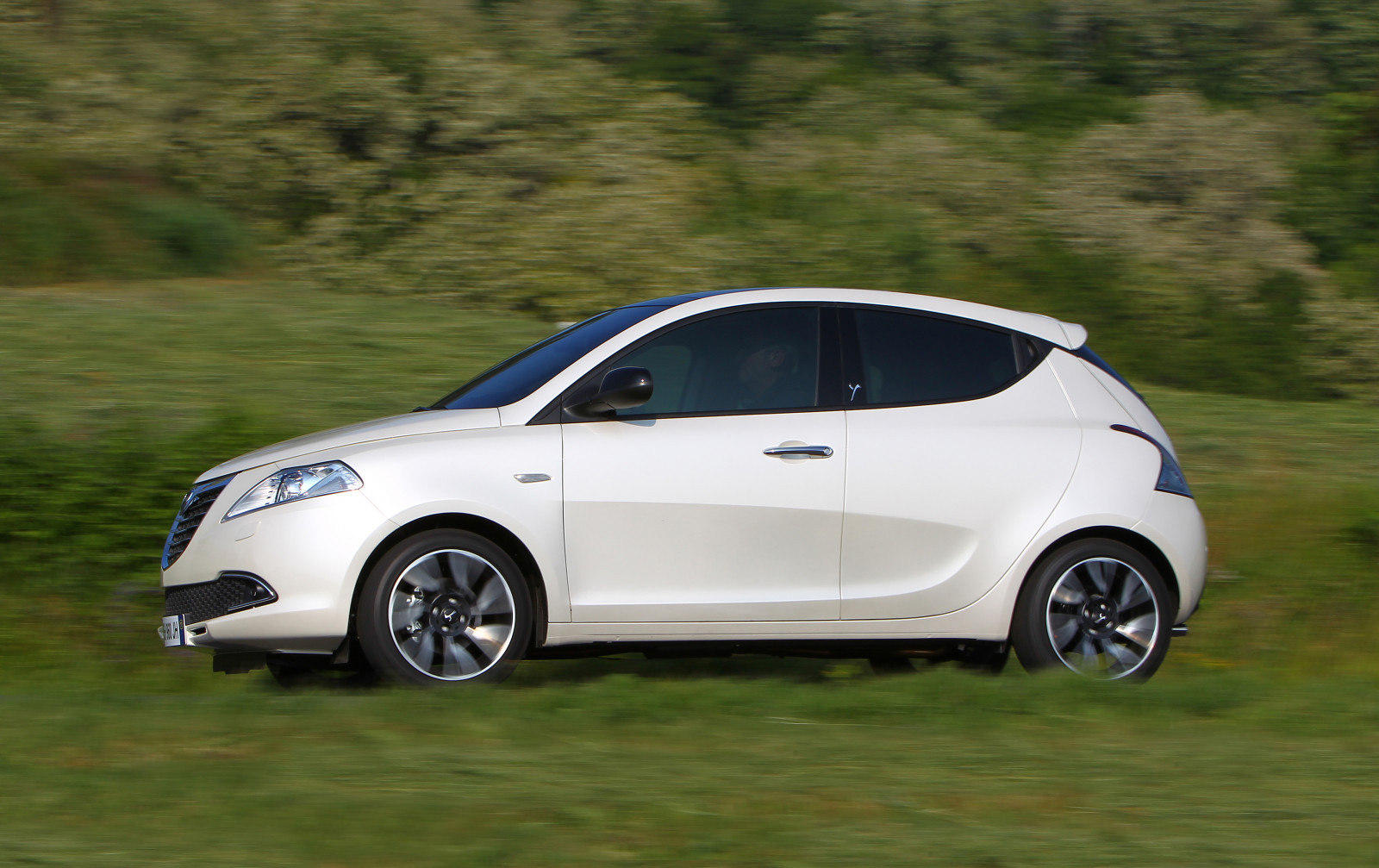 bil, fordon, kupé, Sedan, 2012, netcarshow, netcar, bil bilder, bil foto, Ypsilon, Lancia, landfordon, bildesign, bil make, kompakt bil, SUV, subcompact bil, mitten av storlek bil, kompakt sport utility vehicle, kombi