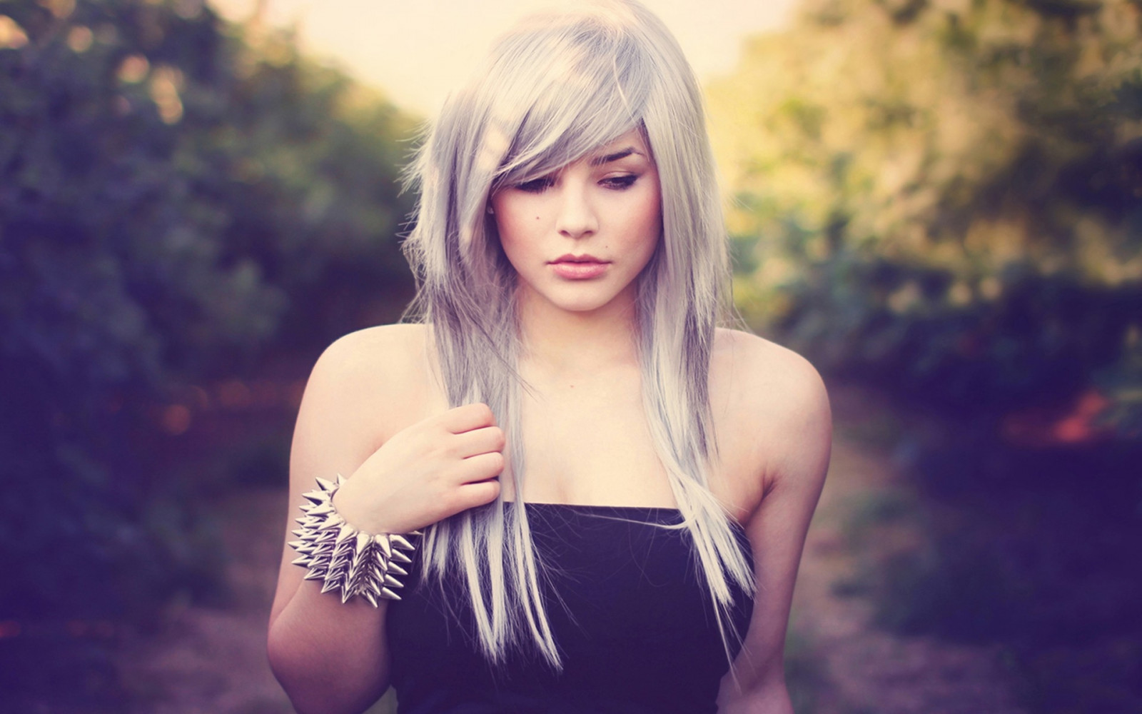 kartinki-krasivih-devushek-emo-blondinok-seks-intimniy-porno