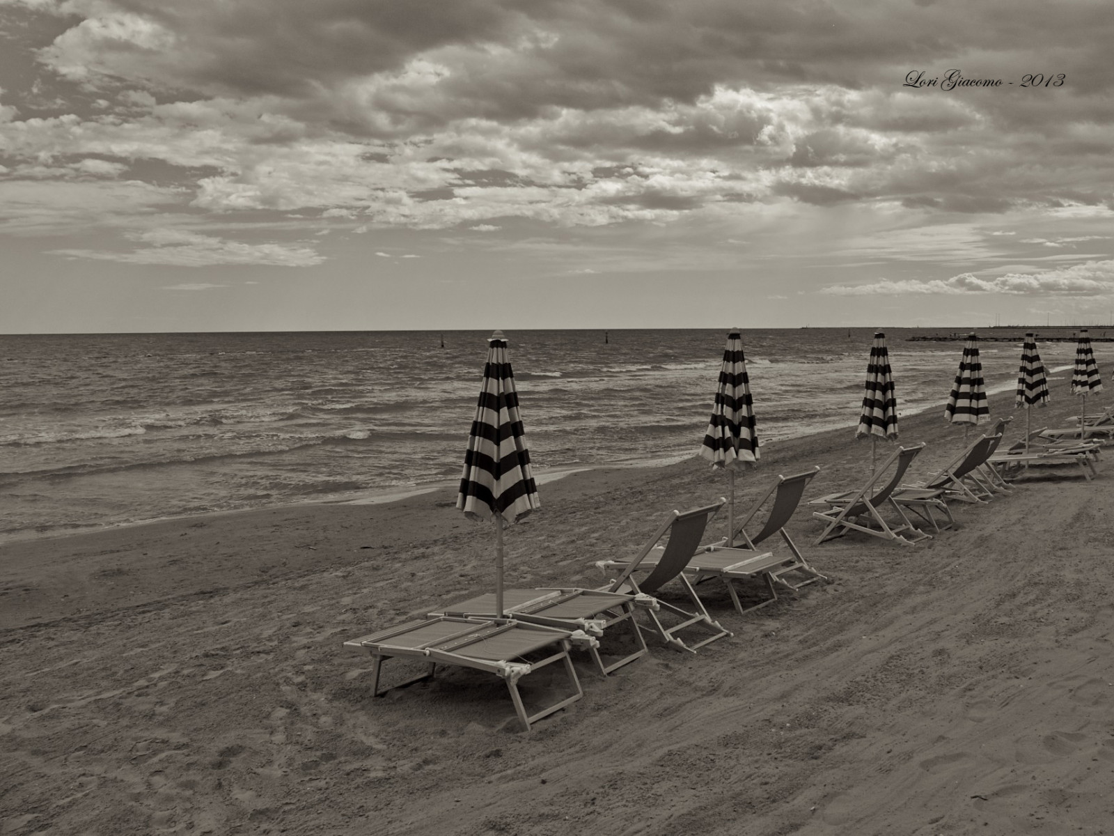 krajina, černobílý, moře, Itálie, voda, Příroda, pobřeží, písek, nebe, pláž, uklidnit, pobřeží, vítr, horizont, Olympus, mrak, Italia, oceán, vlna, spiaggia, Marche, paesaggio, Černý a bílý, monochromatické fotografování, tělo z vody, meteorologický jev, mělčina při ústí řeky, xz1, Grottammare, stock photography