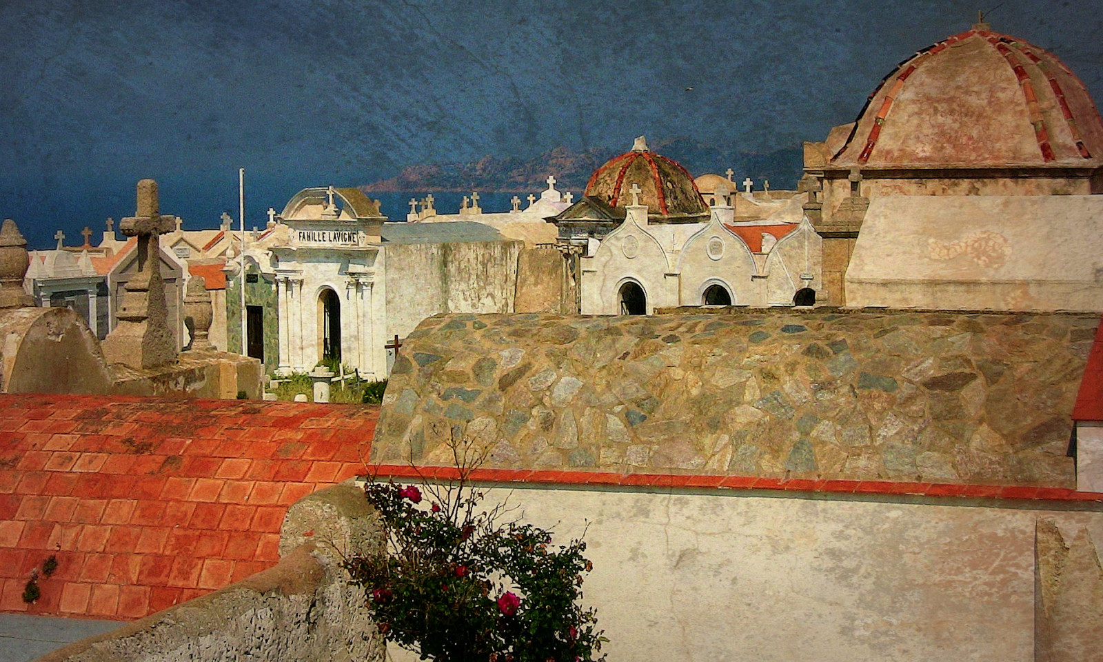 krajina, malování, okno, budova, nebe, stěna, Cestovní ruch, vesnice, dějiny, textura, Francie, hřbitov, oblouk, klášter, zřícenina, Korsika, cestovat, prozkoumat, malovat, textur, Insel, corse, isola, Bonifacio, friedhof, Akdeniz, Frankreich, plavby, Urlaub, fasáda, reisen, roba66, effecte, ostrůvek, korsika, corsicaisland, dávná historie, historické místo, akvarel barvy, středověk, opevnění, Cementerio, Cimetiere, cemit rio, cimeti remarin, S dkorsika, Buniffaziu, Seefahrerfriedhof, Námořní meče, Cementerioseafaring, Cemit riomaritime, visual arts