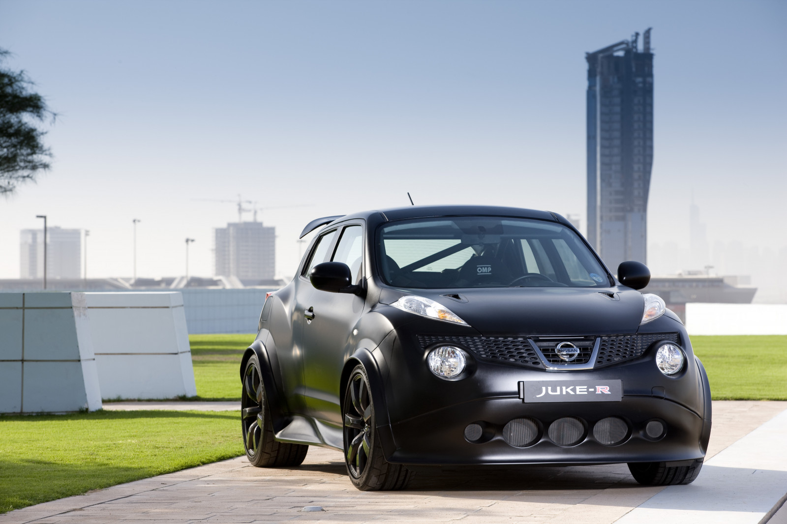 samochód, pojazd, Nissan, Nissan Juke, Netcarshow, Netcar, Obrazy samochodów, Zdjęcie samochodu, 2014 r, koło, Koncepcja Juke R Dubai, Pojazd lądowy, Projekt motoryzacyjny, Samochody zewnętrzne, Producent samochodów, Luksusowy pojazd, Sportowy pojazd użytkowy, Kompaktowy sportowy pojazd użytkowy