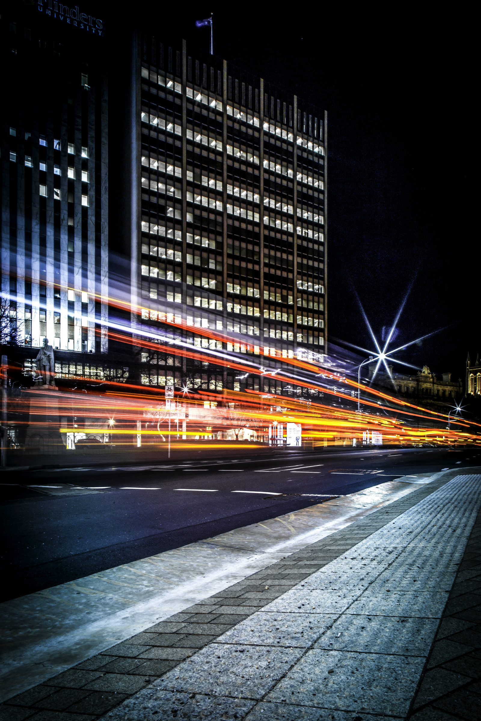 เมือง, cityscape, กลางคืน, ธรรมชาติ, อาคาร, การสะท้อน, เส้นขอบฟ้า, ตึกระฟ้า, ตอนเย็น, พลบค่ำ, มหานคร, เบา, ตัวเมือง, แสง, รูปร่าง, ความมืด, สถานที่สำคัญ, เขตเมือง, ปริมณฑล, นิคมอุตสาหกรรมของมนุษย์