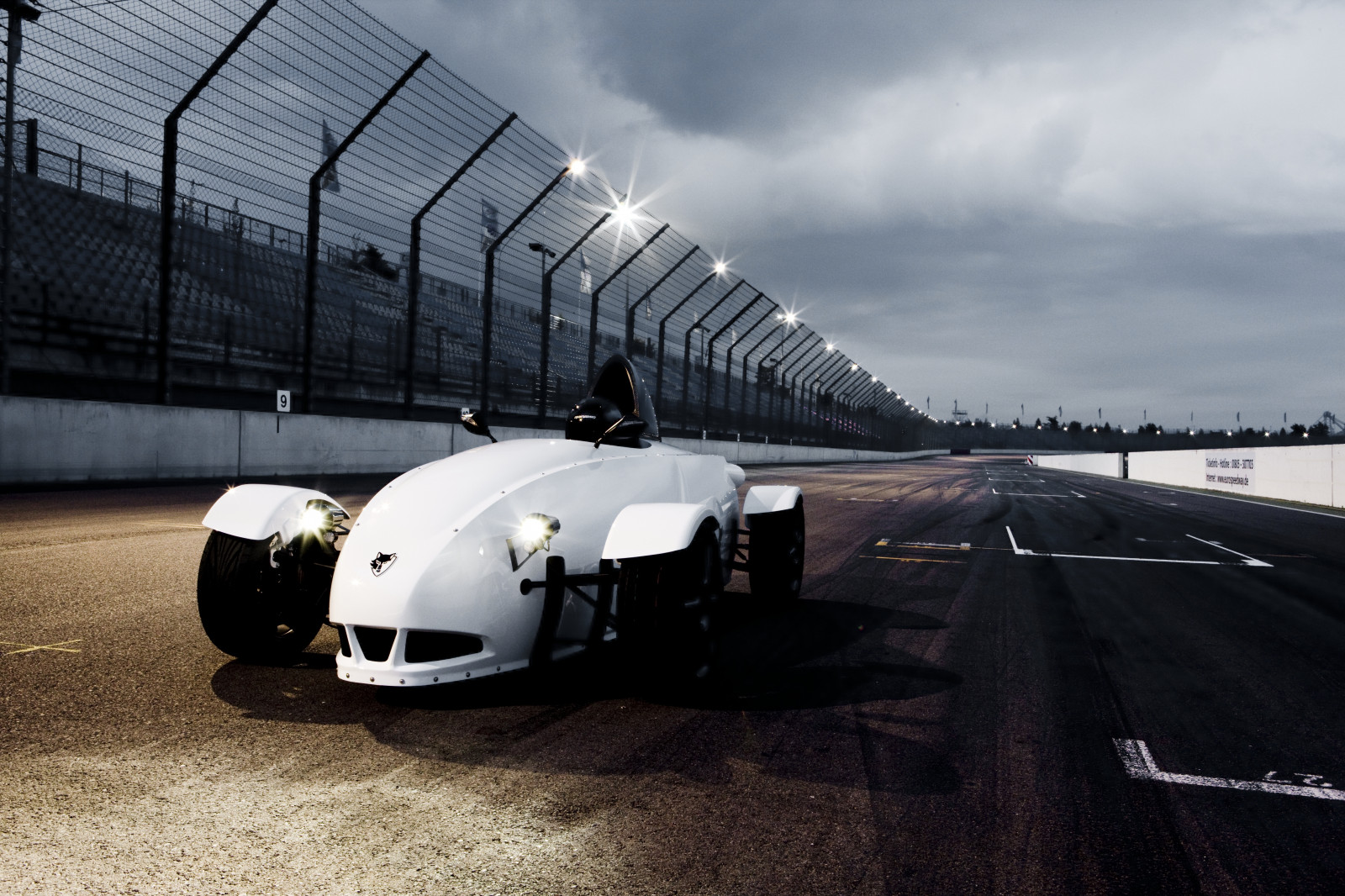 auto, veicolo, aereo, aereo, auto sportiva, trasporto, netcarshow, netcar, immagini di auto, auto foto, 2009, e Lupo, e 1, aviazione, supercar, atmosfera della terra, design automobilistico, auto da corsa, marca di automobile, pista, aereo di linea