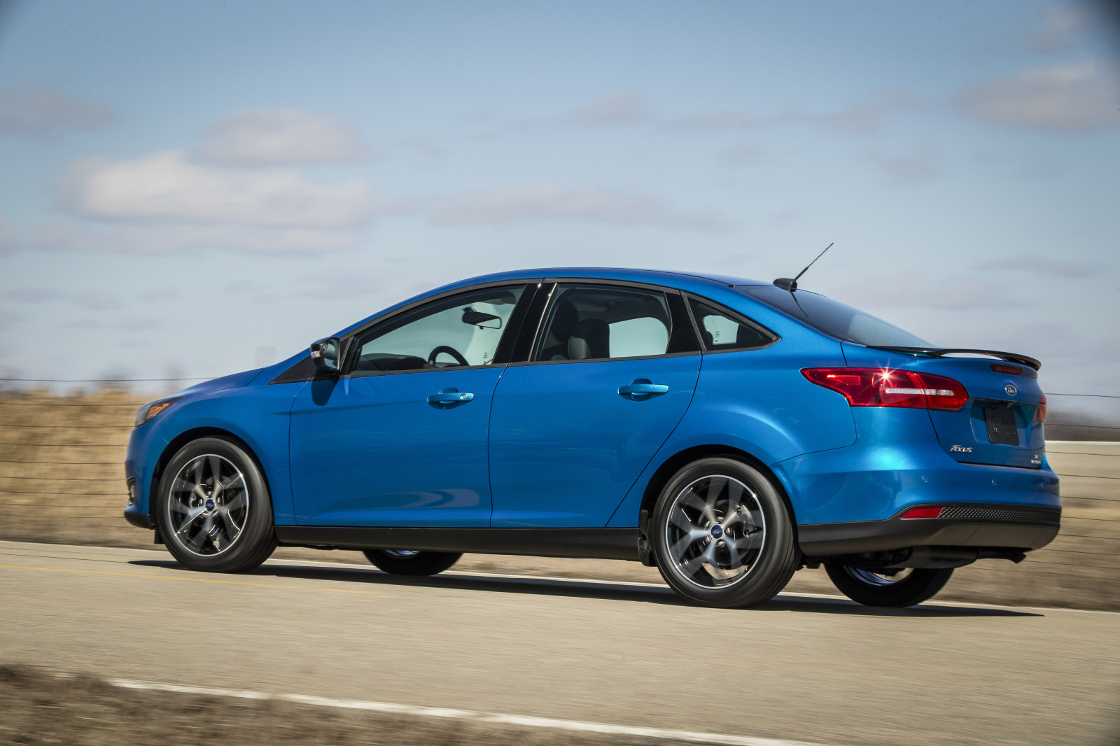 auto, vozidlo, Brod, 2015, ford focus, kupé, limuzína, netcarshow, netcar, obrázky vozidel, photo auto, focus sedan, kolo, pozemní vozidla, automobilového designu, automobilový exteriér, závodní auto, automobil make, rodinný vůz, kompaktní vůz, střední velikost auta, hatchback