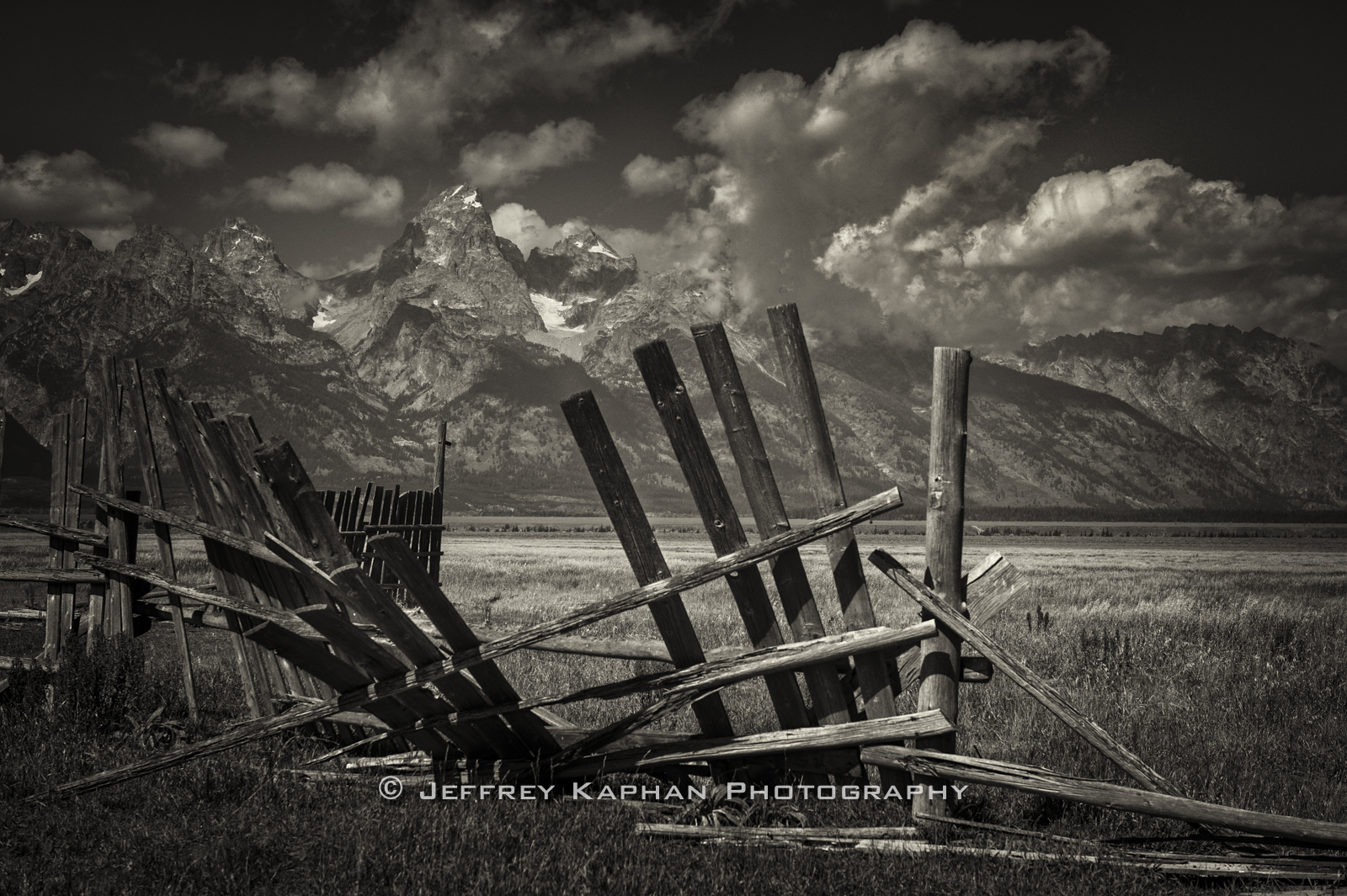 デスクトップ壁紙 風景 山々 雲 ワイオミング州 闇 ニコン4 黒と白 モノクロ写真 テトン 壮大な公園 ジャックホールホール フェンセリン Nikon2470 1600x1065 デスクトップ壁紙 Wallhere